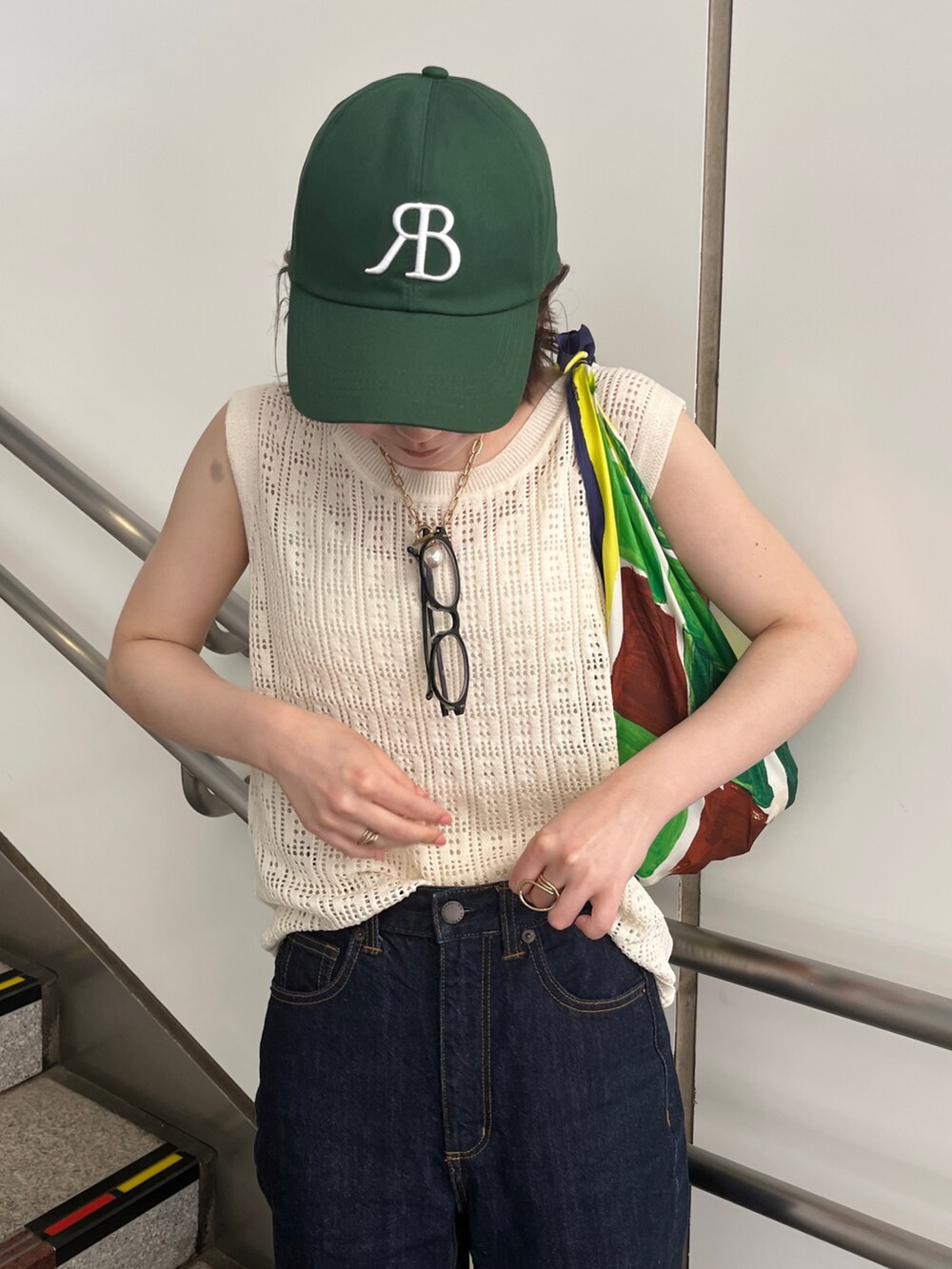 「夏コーデ、休日コーデ、カジュアルコーデ、WEARyouthコーデ、Shellyisland」｜「Shelly islandの【大人コーディネートには欠かせない】ニットタンクトップ（ニット/セーター、ホワイト系）」を使った、matsuringooさん（レディース・155cm）の春コーディネートの2枚目の写真