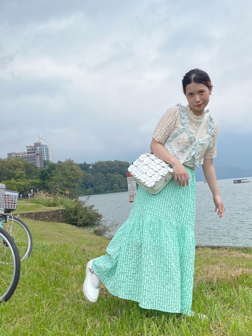 レディースの夏コーディネートの3枚目の写真