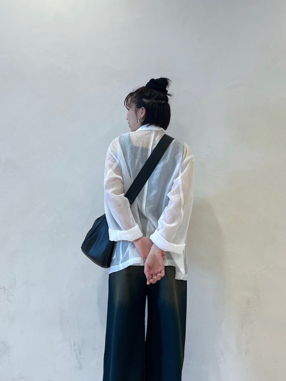 「PAGEBOYの<WEB限定サイズあり>タックデニムパンツ（デニムパンツ、ブルー系）」を使った、tagochiさん（レディース・159cm）の春コーディネートの3枚目の写真