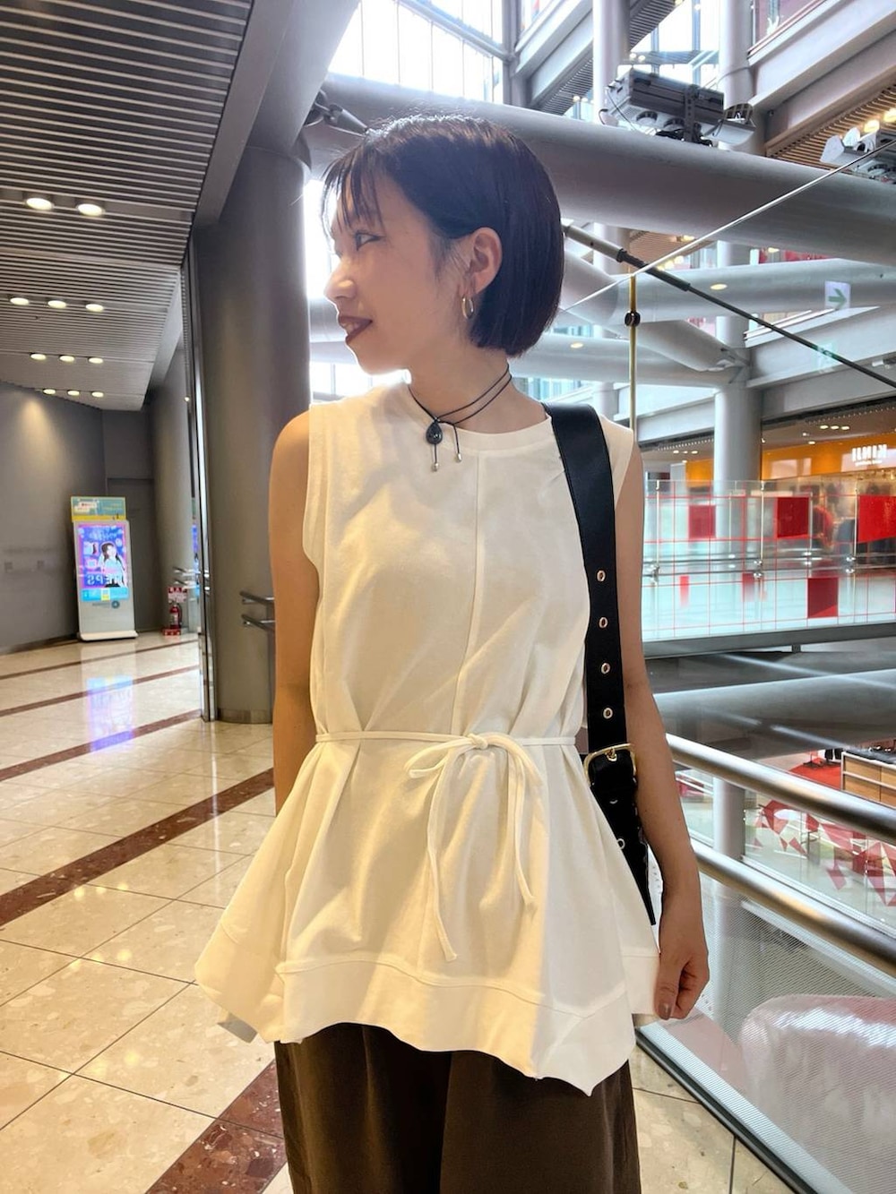 「ラフ、カジュアル、モード、JEANASIS、LOWRYS FARM、夏コーデ、スウェットパンツ」｜「eLの【eL】Big Shoulder Bag/184697（ショルダーバッグ、ブラック系）」を使った、tagochiさん（レディース・159cm）の夏コーディネートの2枚目の写真