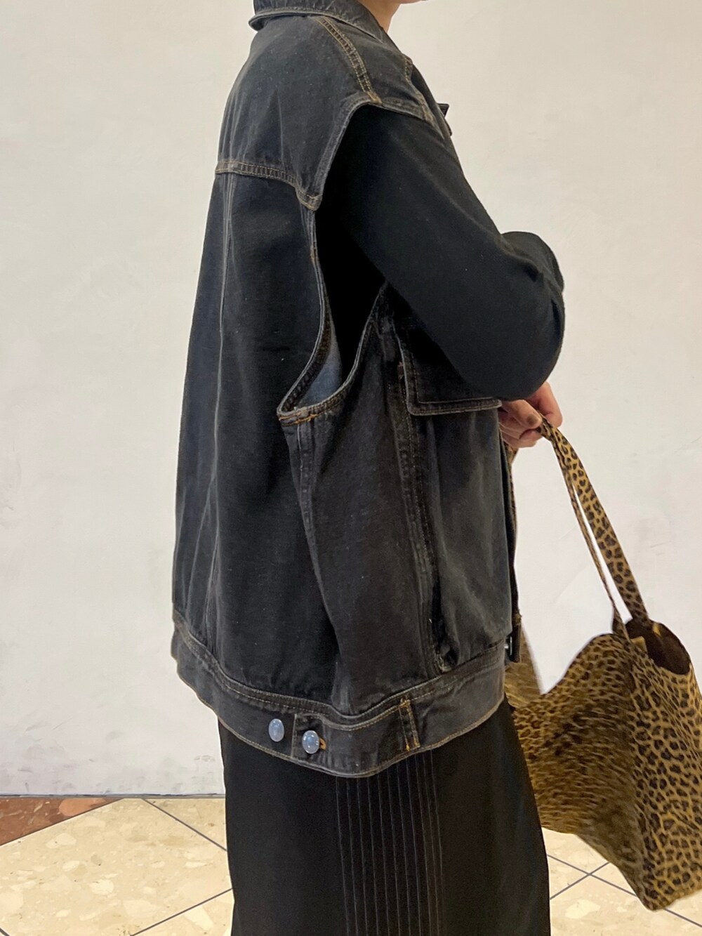 「NEW ERA、ベスト、スラックス、PBLIM、PAGEBOY、春コーデ、オトナカジュアル」｜「PBLIMの【PBLIM】カラートートバッグ（トートバッグ、その他）」を使った、tagochiさん（レディース・159cm）の春コーディネートの3枚目の写真