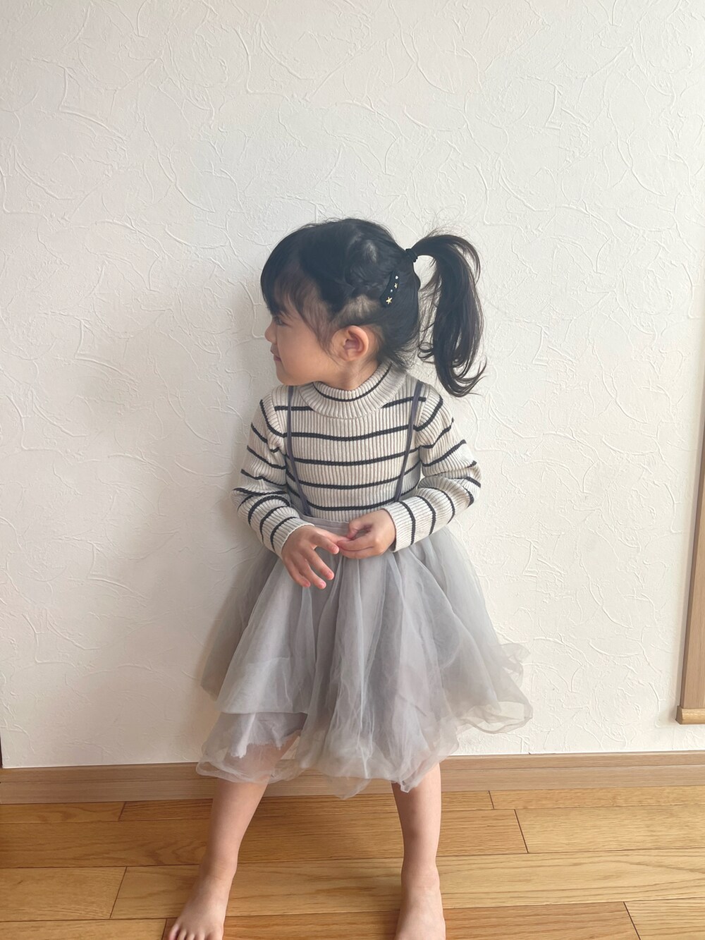「2歳、2WAYスカート、ボーダー」｜「MARLMARLのアイテム（スカート、グレー系）」を使った、☺︎︎☺︎︎yushi☺︎︎☺︎︎さん（キッズ・90cm）の春コーディネートの2枚目の写真