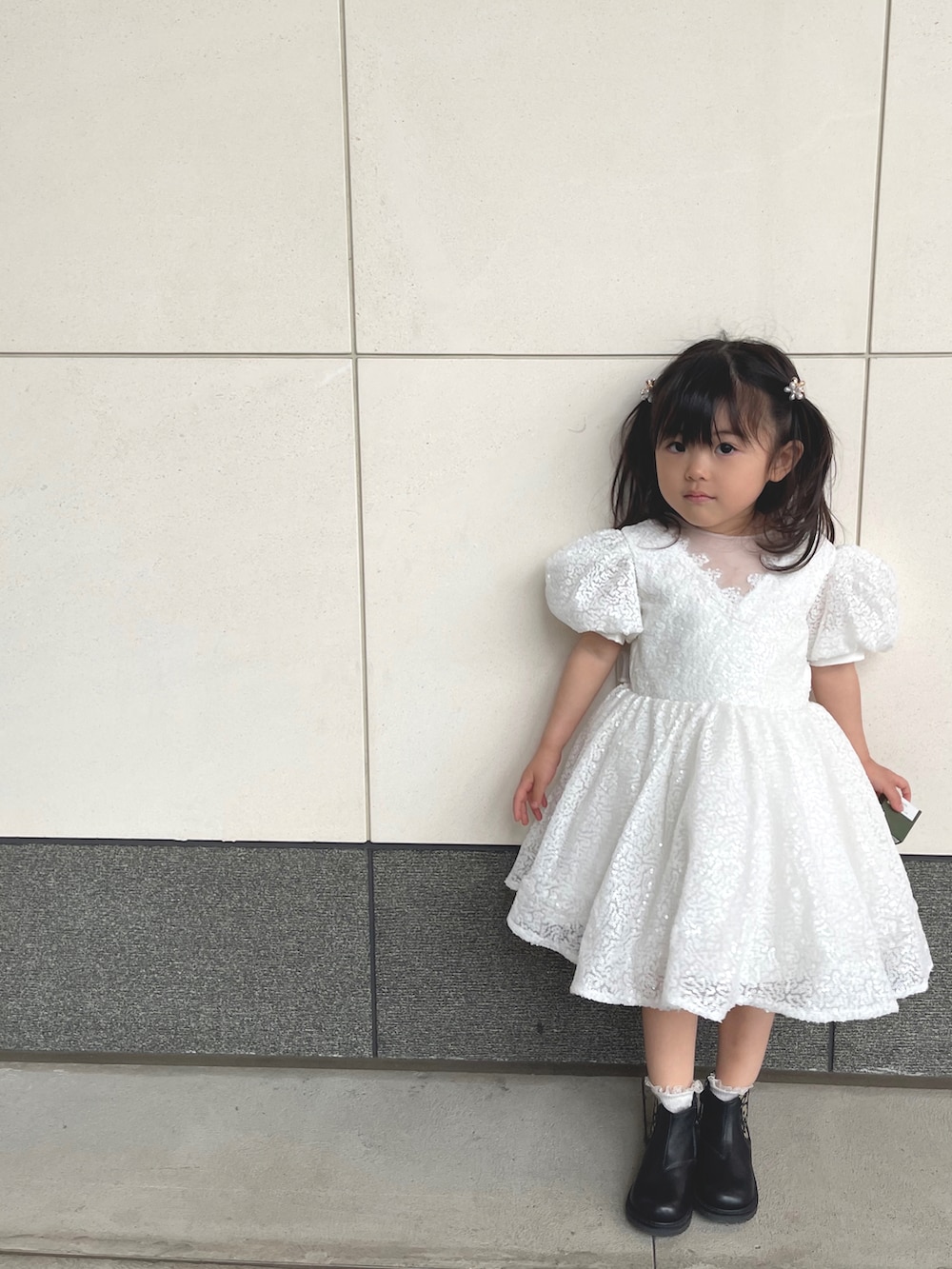 「2歳、結婚式、カジュアルフォーマル、サイドゴアブーツ」｜「baby diorのアイテム（ブーツ、ブラック系）」を使った、☺︎︎☺︎︎yushi☺︎︎☺︎︎さん（キッズ・90cm）の春コーディネートの2枚目の写真