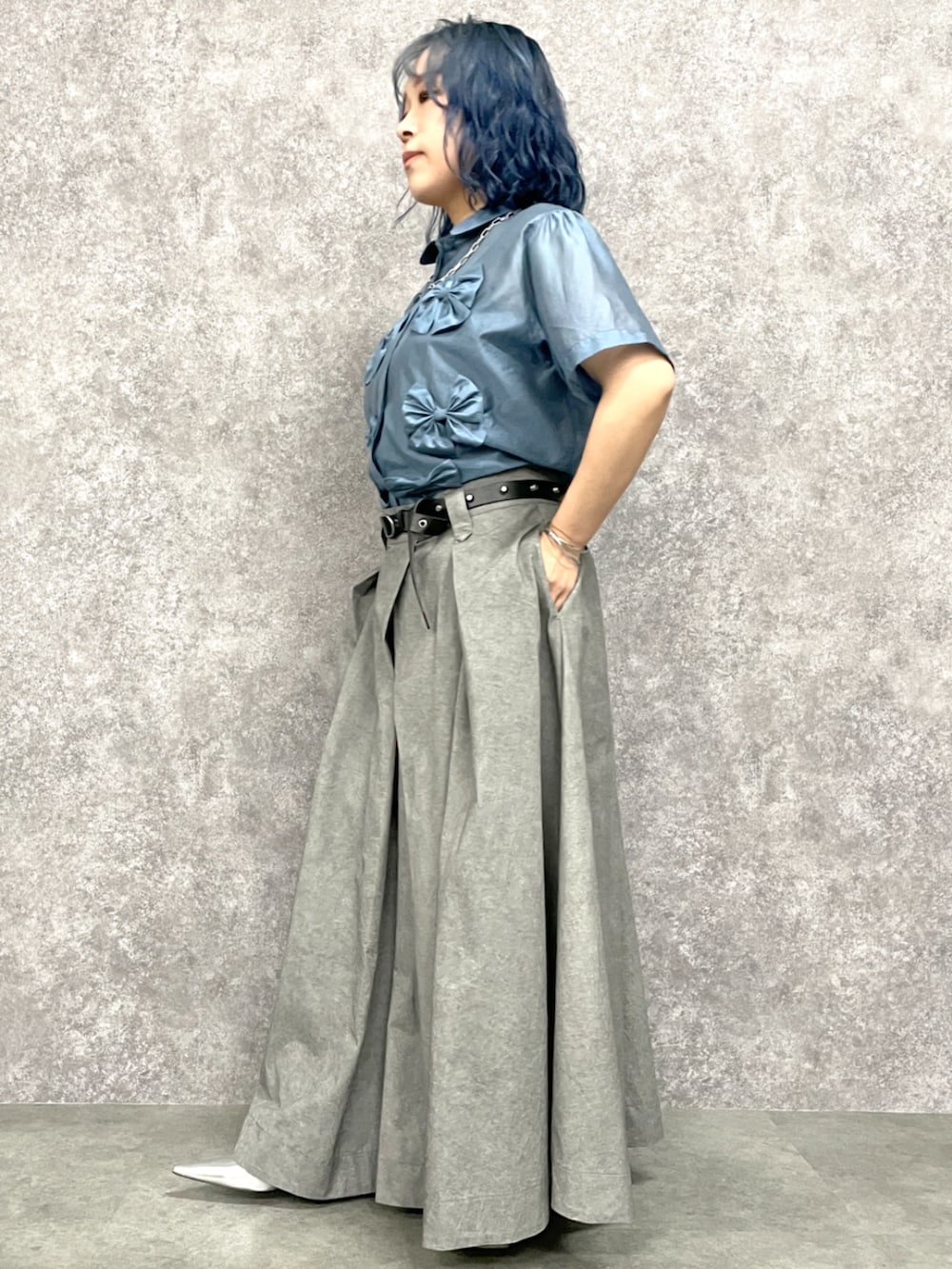 「カジュアル、モデル、ぽっちゃり、夏コーデ、150cm台コーデ、大きいサイズレディースファッション、GEVS.」｜「GEVS.のリボンモチーフブラウス＜大きいサイズ有＞GEVS.（シャツ/ブラウス、ブルー系）」を使った、SMILE LAND（スマイルランド）さん（レディース・158cm）の夏コーディネートの3枚目の写真