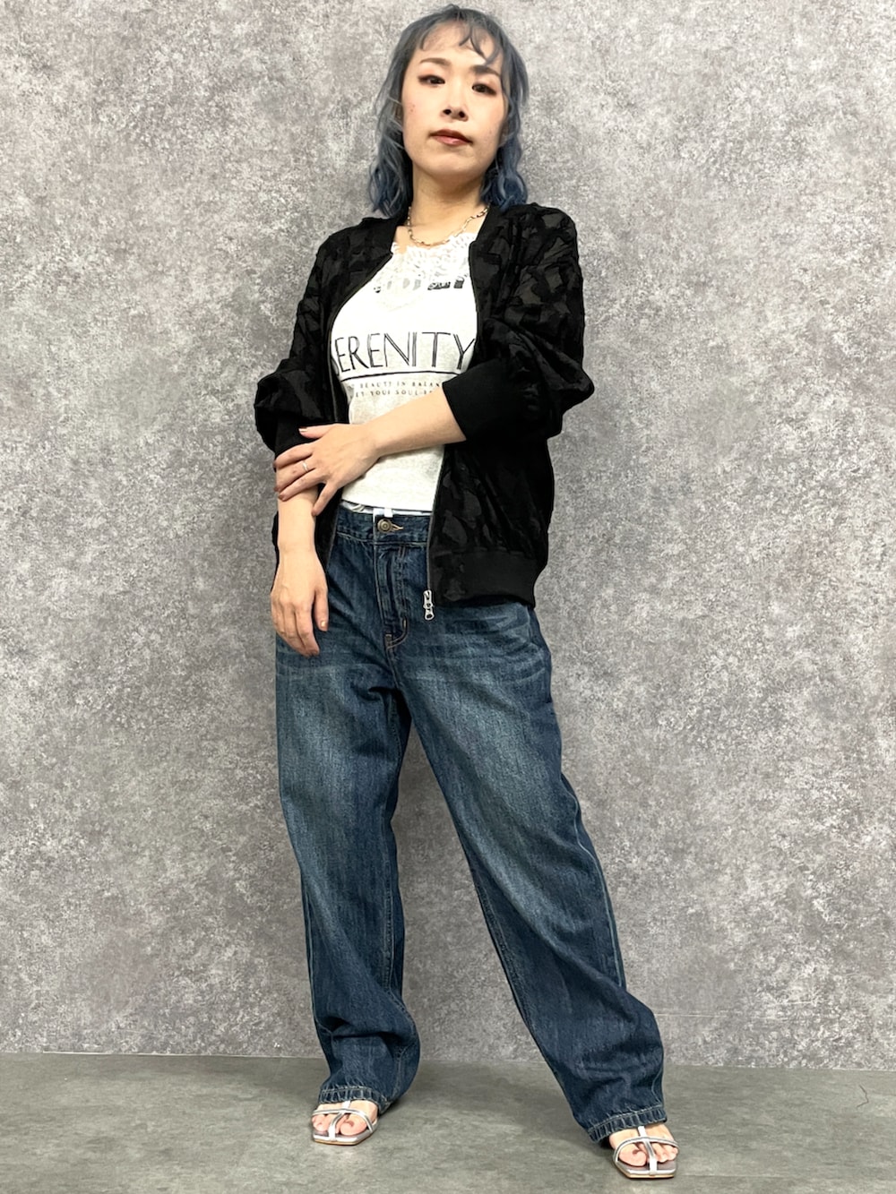 「カジュアル、モデル、ぽっちゃり、夏コーデ、150cm台コーデ、大きいサイズレディースファッション、GEVS.」｜「GEVS.のカットジャガードブルゾン＜大きいサイズ有＞GEVS.（ブルゾン、ブラック系）」を使った、SMILE LAND（スマイルランド）さん（レディース・158cm）の夏コーディネートの2枚目の写真