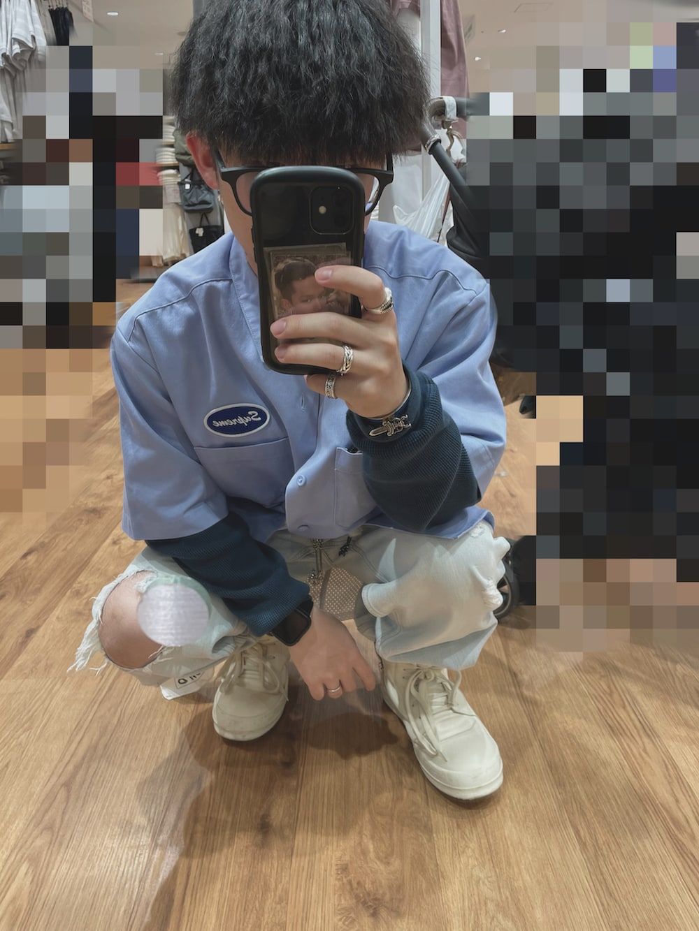「supreme、Chrome Hearts、RICK OWENS、ZARA」｜「Rick Owensのアイテム（スニーカー、ホワイト系）」を使った、ぴくるすさん（メンズ・161cm）の春コーディネートの2枚目の写真