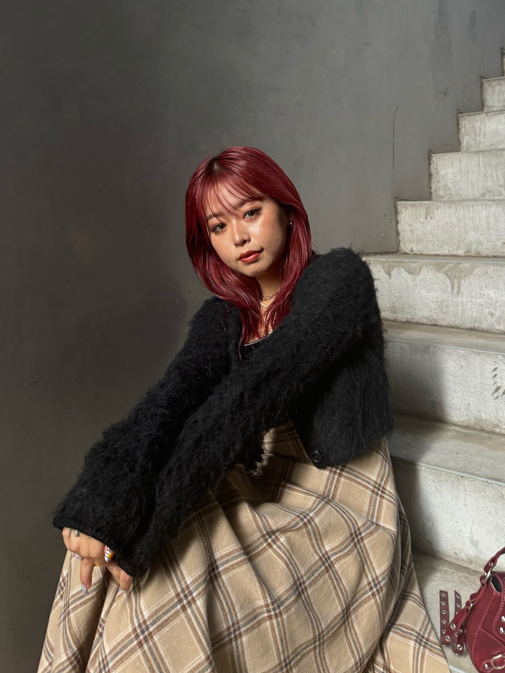 「秋、秋服、秋服準備はじめました、初秋コーデ、大人コーデ、大人かわいい、おでかけコーデ、ワンピース、ワンピースコーデ、ワンピーススタイル、ニット、低身長、低身長女子、低身長コーデ、EVRIS 」｜「EVRISのシャギークロップドニットトップス（ニット/セーター、ブラック系）」を使った、藤岡真央さん（レディース・154cm）の夏コーディネートの3枚目の写真