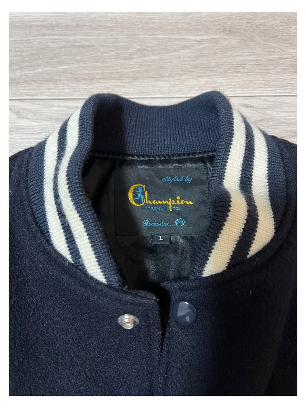 「Champion、GRAMICCI、ニューエラ、NEW ERA、Onitsuka Tiger、オニツカタイガー、秋服、秋服コーデ、きれいめカジュアル、シンプル、スニーカーコーデ、今日のコーデ、大人カジュアル、おしゃれさんと繋がりたい、いいね、save、フォローお願いします🤑」|「Championのアイテム(ライダースジャケット、ブラック系)」を使った、kaoru76codeさん(メンズ・172cm)の秋コーディネートの2枚目の写真