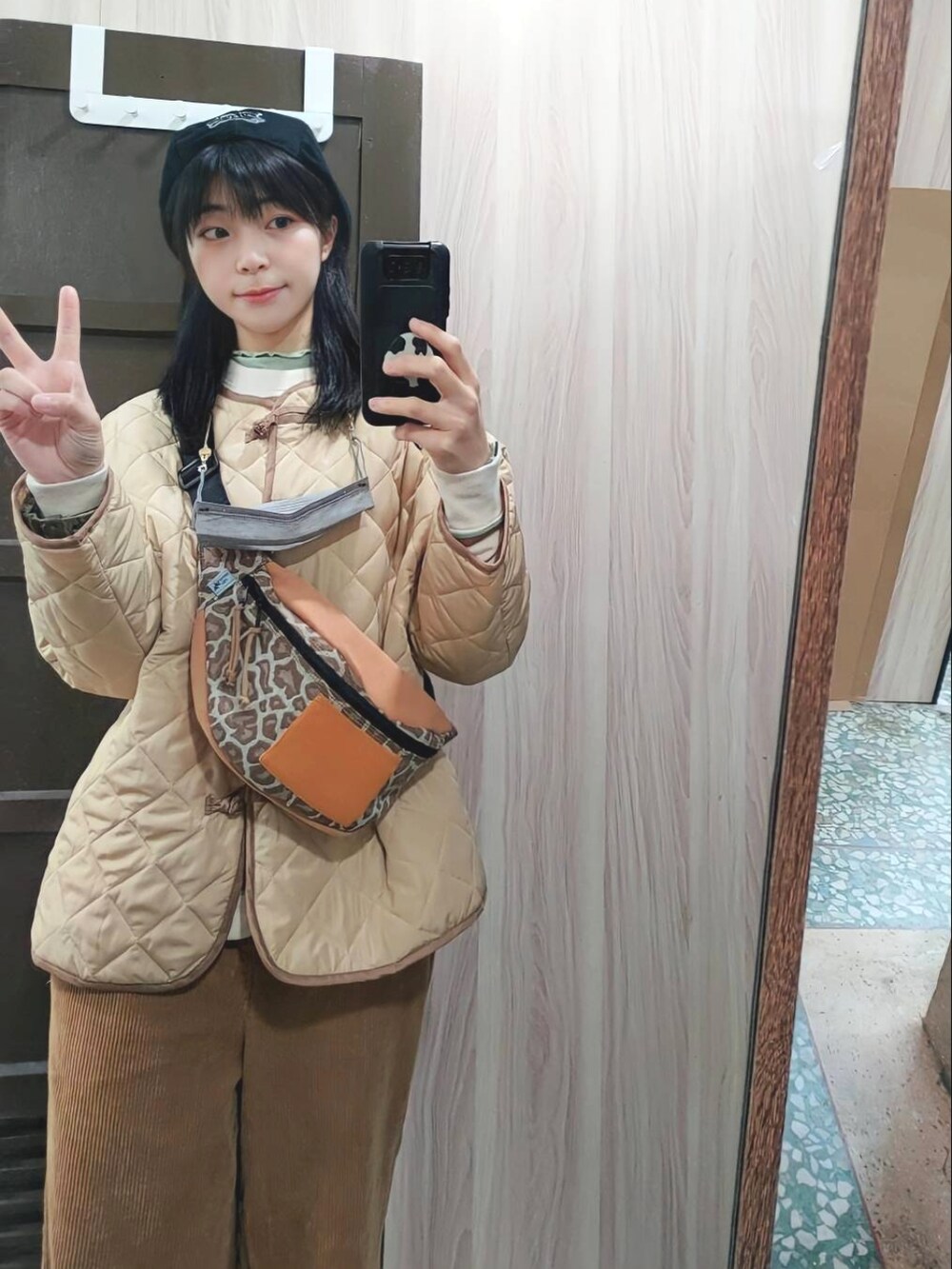 「ootd」｜「小牛村Calf Villageのアイテム（帽子、ブラック系）」を使った、牛さん（レディース・164cm）の春コーディネートの2枚目の写真