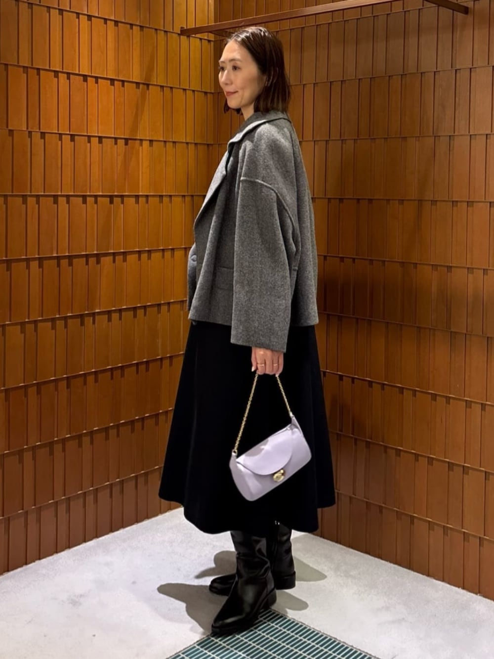 「TOMORROWLAND、トゥモローランド、GALERIE VIE、ELIOU、laura lombardi、SARTORE、へリンボーン、ショートコート、コクーンコート、ワンピース、ロングブーツ」｜「TOMORROWLAND のeliou XANDER パールネックレス（ネックレス、ホワイト系）」を使った、Takagi_TOMORROWLANDさん（レディース・167cm）の冬コーディネートの5枚目の写真