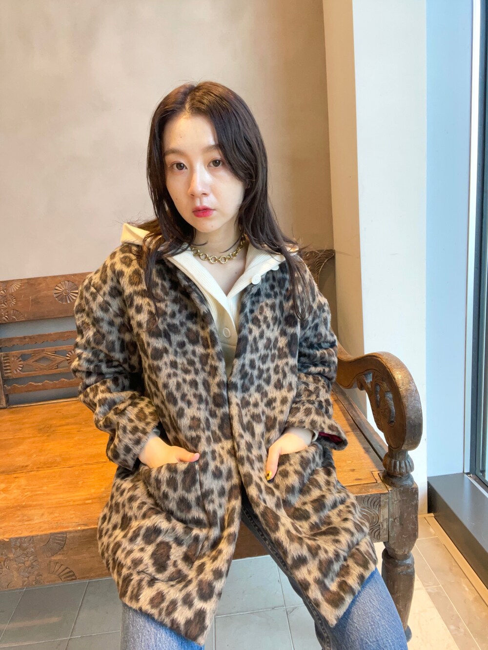 「カジュアル、大人カジュアル、休日スタイル、BEAMS LIGHTS、お出かけコーデ、きれいめカジュアル、クリスマスに着たい服、レオパード」｜「BEAMS LIGHTSのBEAMS LIGHTS / PONTETORTO シャギー ノーカラーコート（ノーカラーコート、その他）」を使った、ウエダ シホさん（レディース・157cm）の冬コーディネートの4枚目の写真