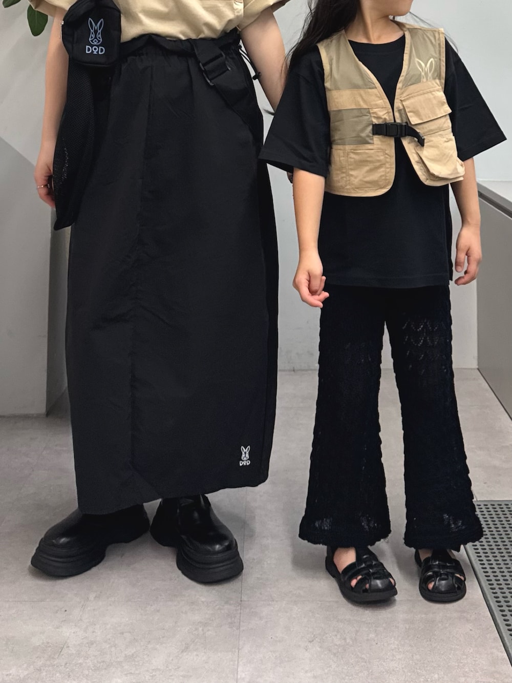 「キャンプ、キャンプスタイル、アウトドアスタイル、アウトドア、アウトドアコーデ、親子、親子コーデ、親子でおそろい、親子リンク、リンクコーデ、おそろいコーデ、夏、夏コーデ、夏服」｜「DODの【DOD別注】ナツカシノキャップ/レディース、メンズ（キャップ、グリーン系）」を使った、くるみさん（レディース・158cm）の夏コーディネートの2枚目の写真
