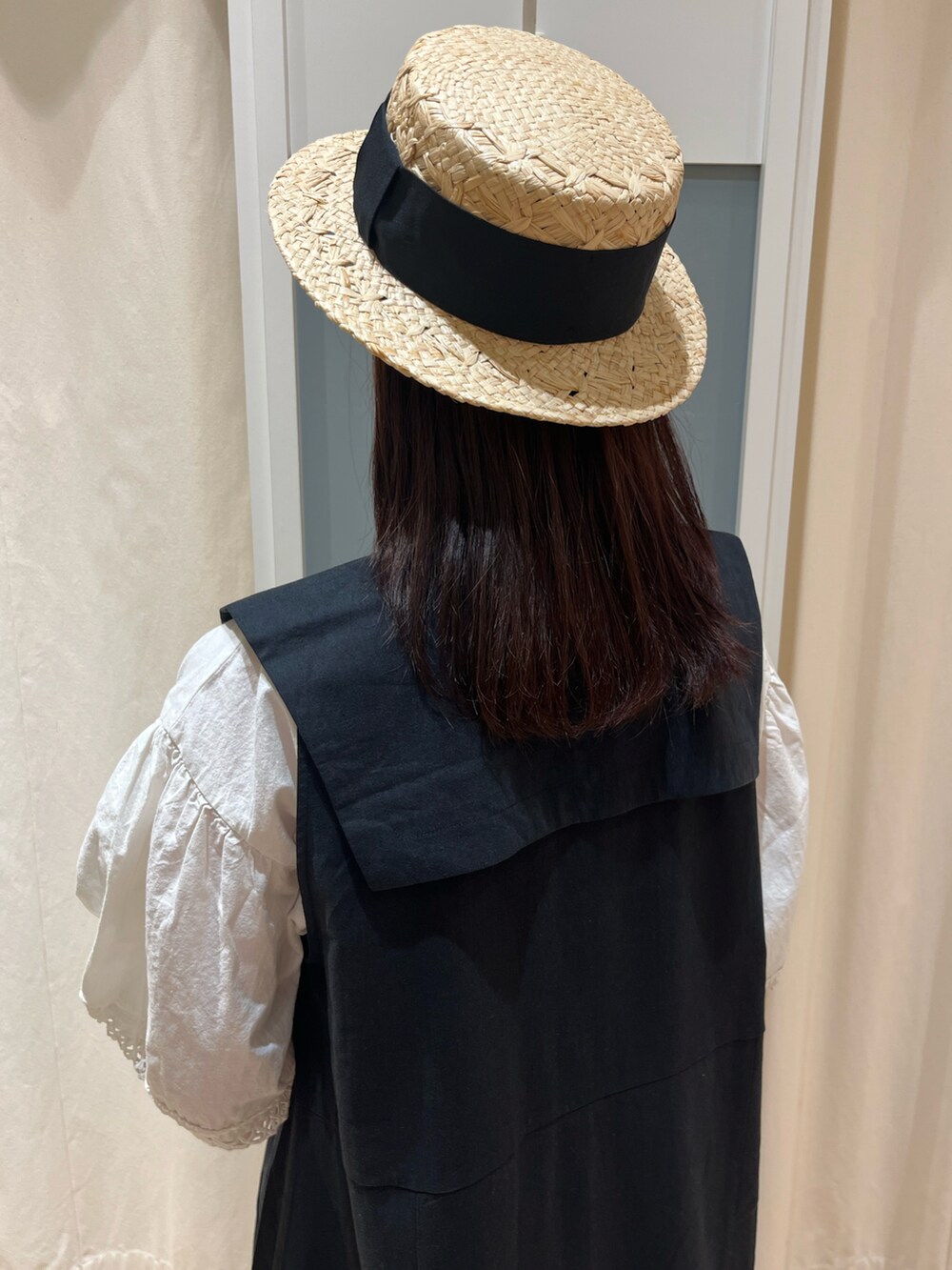 「Samansa Mos2、サマンサ モスモス(Samansa Mos2)、SM2、大人コーデ、休日スタイル、ワンピースコーデ、ワンピース、セーラーカラー」|「Samansa Mos2のアンクルストラップクロスサンダル(サンダル、ブラック系)」を使った、さとうさん(レディース・159cm)の春コーディネートの4枚目の写真