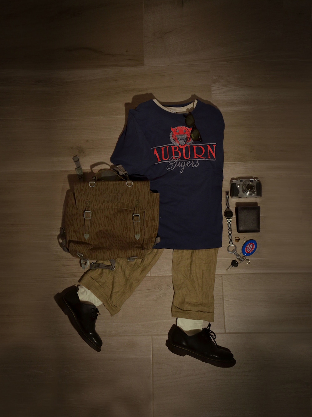「vintage、vintage style、古着、Auburn、Auburn Tigers、BANANA REPUBLIC、Football、East German、Espner」｜「Auburn Tigerのアイテム（トップス、ブルー系）」を使った、Wemoさん（メンズ・160cm）の夏コーディネートの3枚目の写真