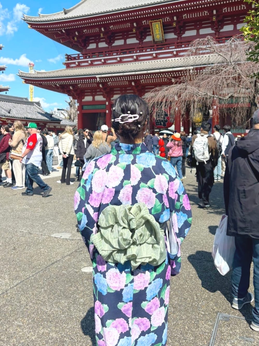 「きれいめカジュアル、デートコーデ、オフィスカジュアル、オフィスコーデ」｜「natural coutureの【日比谷花壇コラボ】すぽんちょ浴衣（浴衣、その他）」を使った、airiさん（骨格ストレート・レディース・161cm）の春コーディネートの2枚目の写真