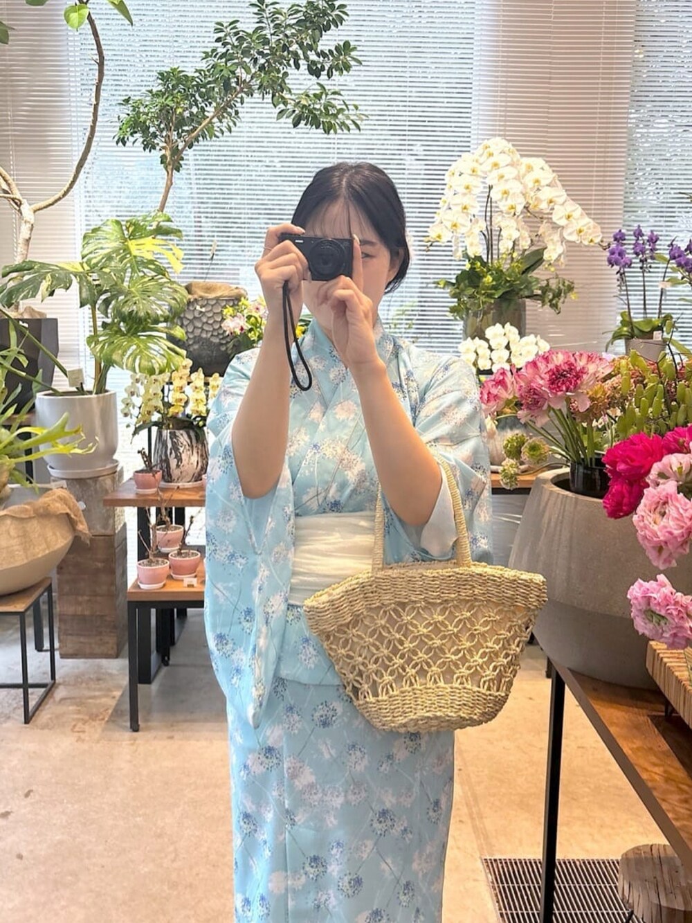 その他の浴衣、ホワイト系のその他小物を着用したレディースの春コーディネートの2枚目の写真