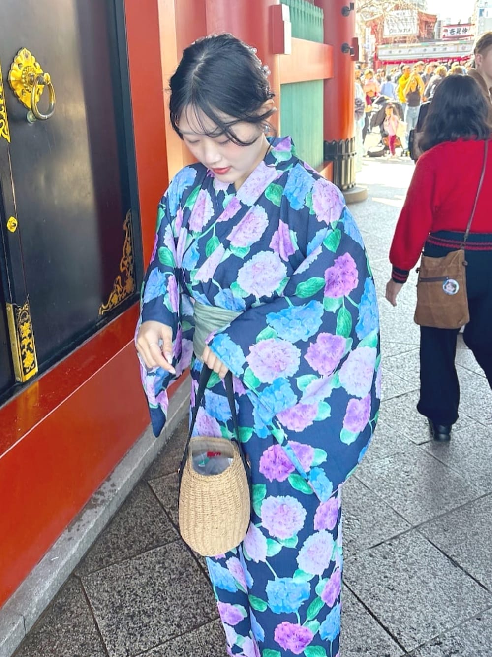 「きれいめカジュアル、デートコーデ、オフィスカジュアル、オフィスコーデ」｜「natural coutureの【日比谷花壇コラボ】すぽんちょ浴衣（浴衣、その他）」を使った、airiさん（骨格ストレート・レディース・161cm）の春コーディネートの5枚目の写真