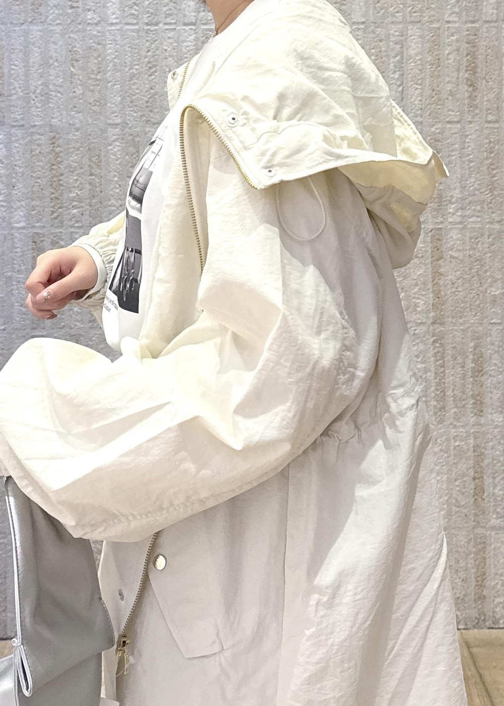 「ロンＴ、ロゴ、テーパード、洗える、シワ防止、通勤対応、キナリ、リボン、シルバー、メタル、ハート、パンプス、初春コーデ、春コーデ、デートコーデ」｜「VISの【セレモニー/通勤対応】ツイルワンタックテーパードパンツ】【洗える/防シワ】（その他パンツ、ピンク系）」を使った、あおいさん（レディース・158cm）の春コーディネートの6枚目の写真