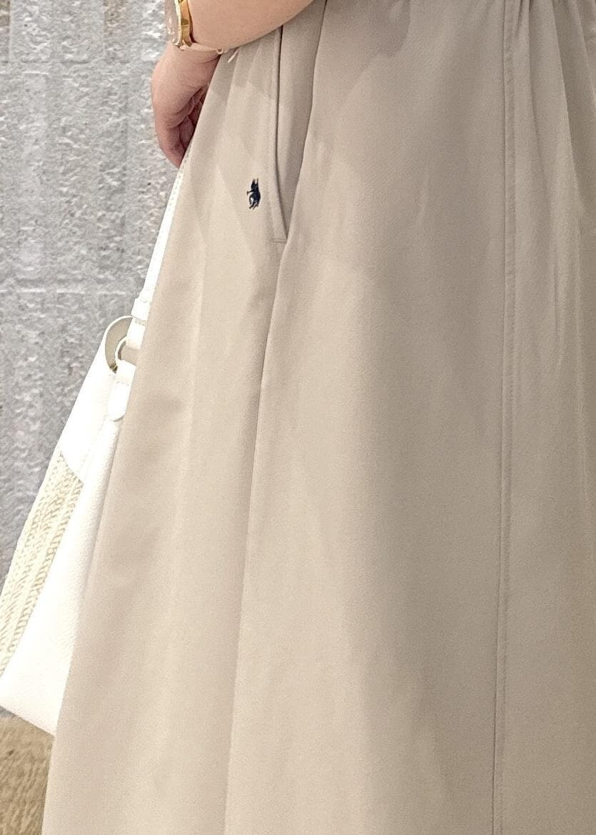 「シアーチェック、ブルー、チェック、ショルダー、2way、POLO、ロゴ、カップ付きインナー、ハートバック、カゴバック、肩紐調整、初春コーデ、春コーデ、初夏コーデ、夏コーデ」｜「VISの【選べる着丈】カップ付きロゴ刺繍Wストラップキャミソール【洗える】（キャミソール、ホワイト系）」を使った、あおいさん（レディース・158cm）の夏コーディネートの6枚目の写真