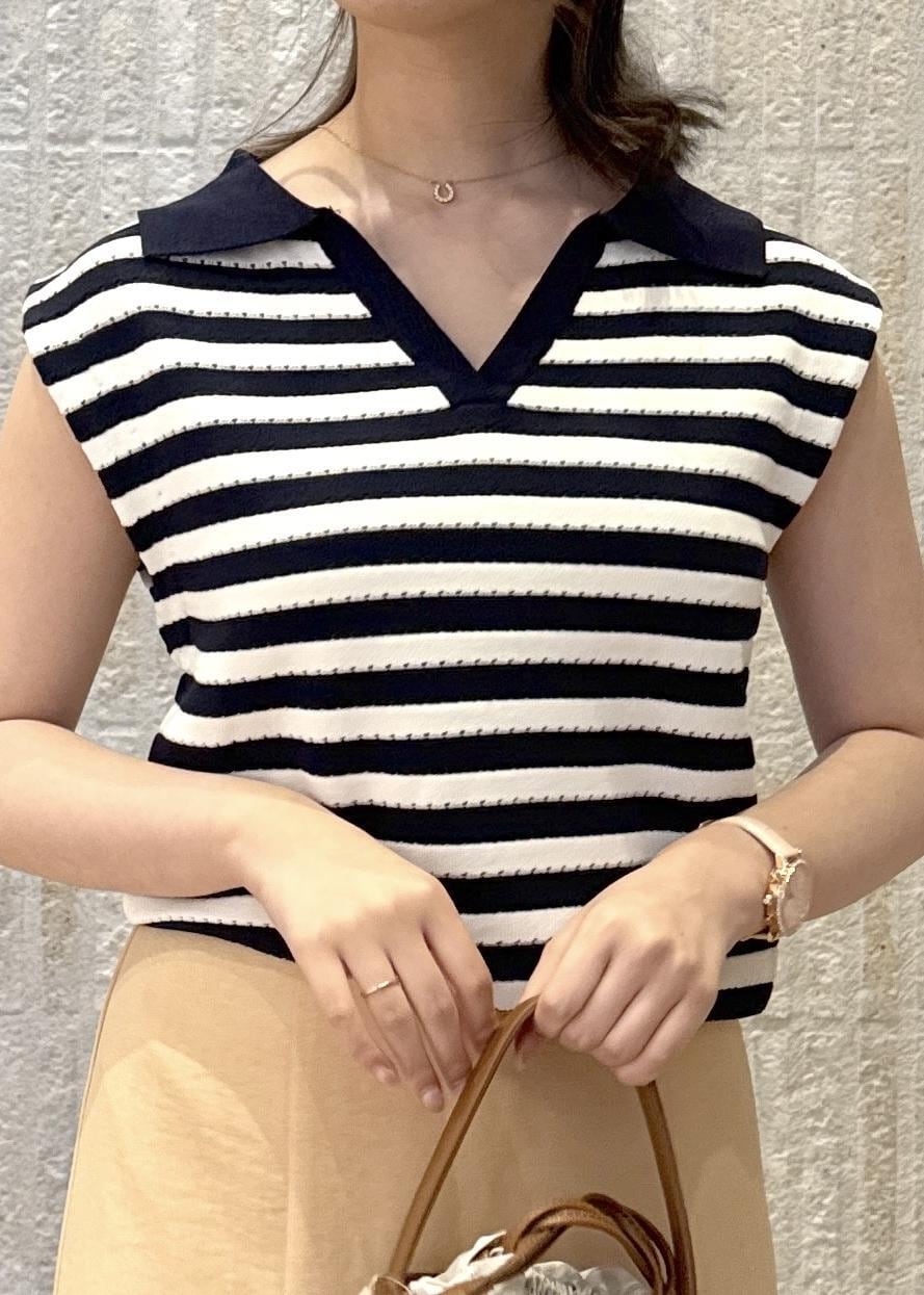 「カップ付きインナー、スキッパー開き、フレア、マーメイド、ショルダー、ワンハンドル、2way、ゴールド、フラット、初春コーデ、春コーデ、初夏コーデ、夏コーデ、デートコーデ、お出かけコーデ」｜「VISの【選べる着丈】カップ付きロゴ刺繍Wストラップキャミソール【洗える】（キャミソール、ホワイト系）」を使った、あおいさん（レディース・158cm）の夏コーディネートの5枚目の写真