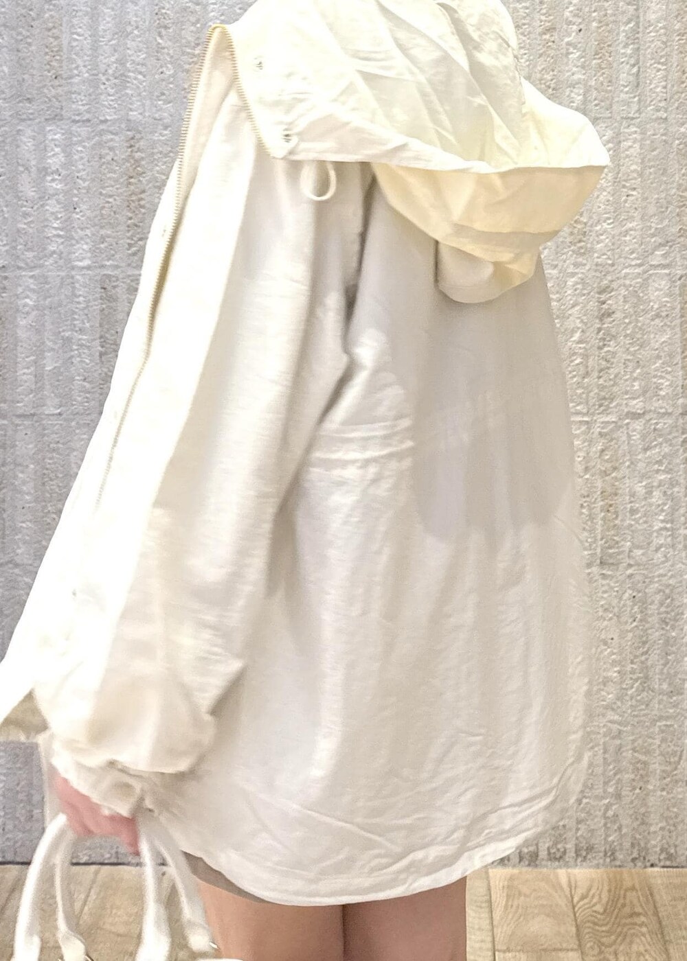 「ポロトップス、襟、撥水加工、花粉ガード、調整可能、ショートパンツ、フレアタック、サマーツイード、キャメル、ロゴ、UMBRO、小顔効果、チェーン、ハート、2way」｜「UMBROの【umbro】VIS別注コラボツイルキャップ（キャップ、ブラック系）」を使った、あおいさん（レディース・158cm）の春コーディネートの7枚目の写真