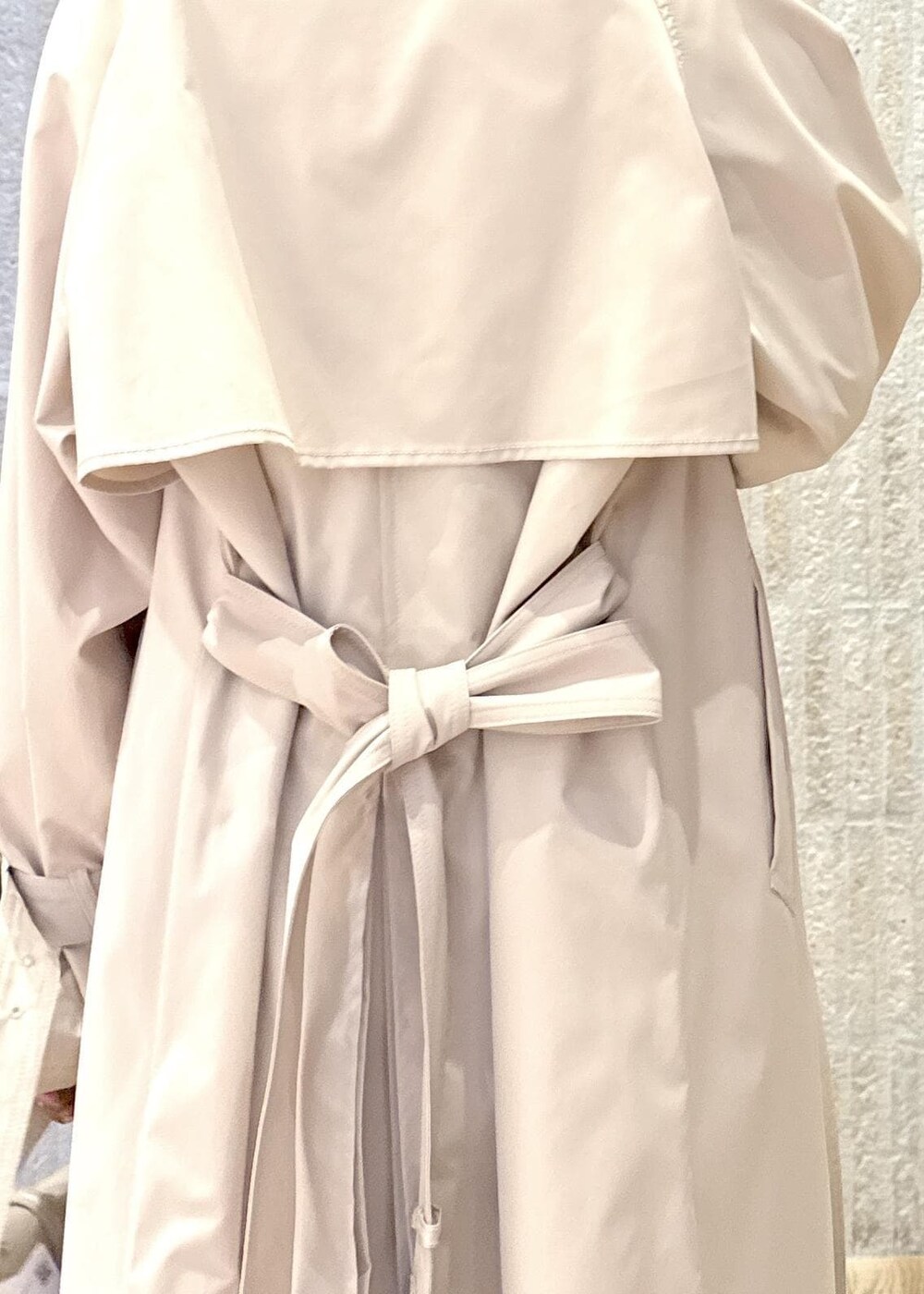 「ロゴ、バレー、バックプリーツ、撥水加工、ミントグリーン、洗える、ワンハンドル、ゴールド、2way、初春コーデ、春コーデ、デートコーデ、お出かけコーデ、旅行コーデ、女子会コーデ」｜「VISの【セレモニー/通勤対応】【新色追加】ひねり金具ワンハンドルミニショルダーバッグ（ショルダーバッグ、ベージュ系）」を使った、あおいさん（レディース・158cm）の冬コーディネートの9枚目の写真