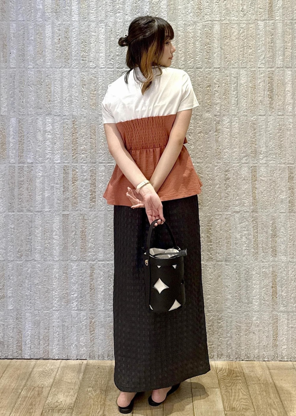 「カップ付きインナー、リボン、洗える、ジャガード、Ｉライン、スリット、ショルダー、ハート、グレー、2way、ゴールド、フラット、初春コーデ、春コーデ、初夏コーデ」｜「Juzeのフラットスライドサンダル（サンダル、ブラック系）」を使った、あおいさん（レディース・158cm）の夏コーディネートの3枚目の写真