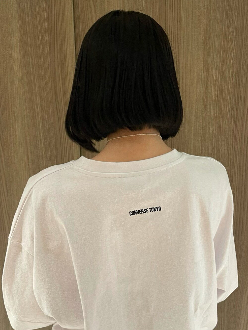 「converse、CONVERSE TOKYO、コンバース、Tシャツ、スカート、デニム、春コーデ、夏コーデ」｜「CONVERSE TOKYOのトラ刺繍Tシャツ（Tシャツ/カットソー、ホワイト系）」を使った、なおさん（レディース・163cm）の春コーディネートの2枚目の写真