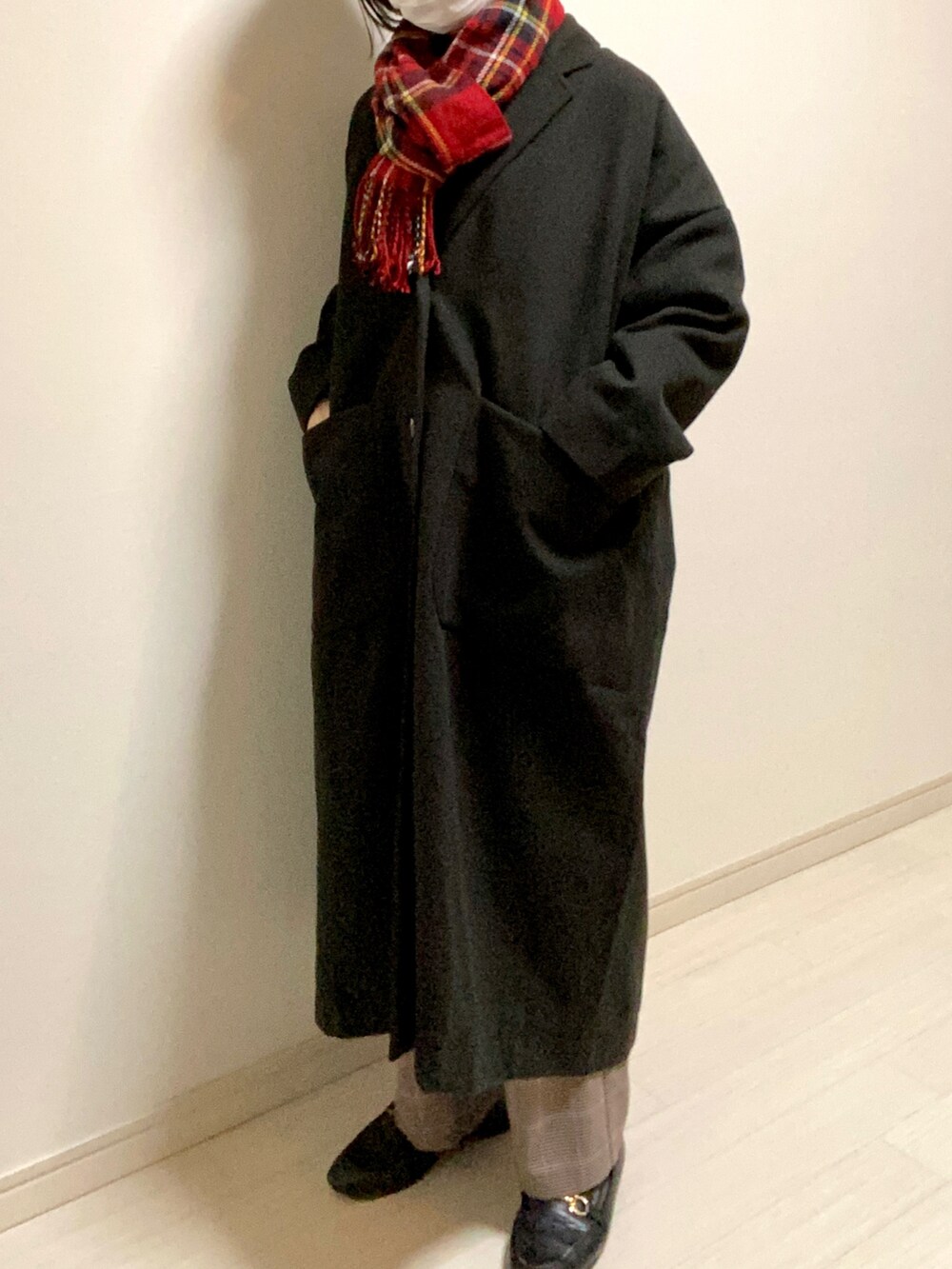 「オトナカジュアル、シンプルコーデ、パンツコーデ、パンツスタイル、チェック柄に恋してる、ハイネック、ハイネックニット、グリーン、ユニクロ、UNIQLO、カーディガン、H&M、チェックパンツ、GLOBAL WORK、ローファー」｜「GLOBAL WORKの美(うつく)シルエットスラックス柄/887509（スラックス、ブラウン系）」を使った、mikekkoさん（レディース・155cm）の冬コーディネートの2枚目の写真