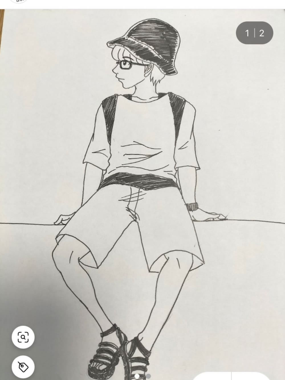 ブラック系のサンダル、グリーン系のその他パンツ、ホワイト系のTシャツ/カットソーを着用したメンズの夏コーディネートの2枚目の写真