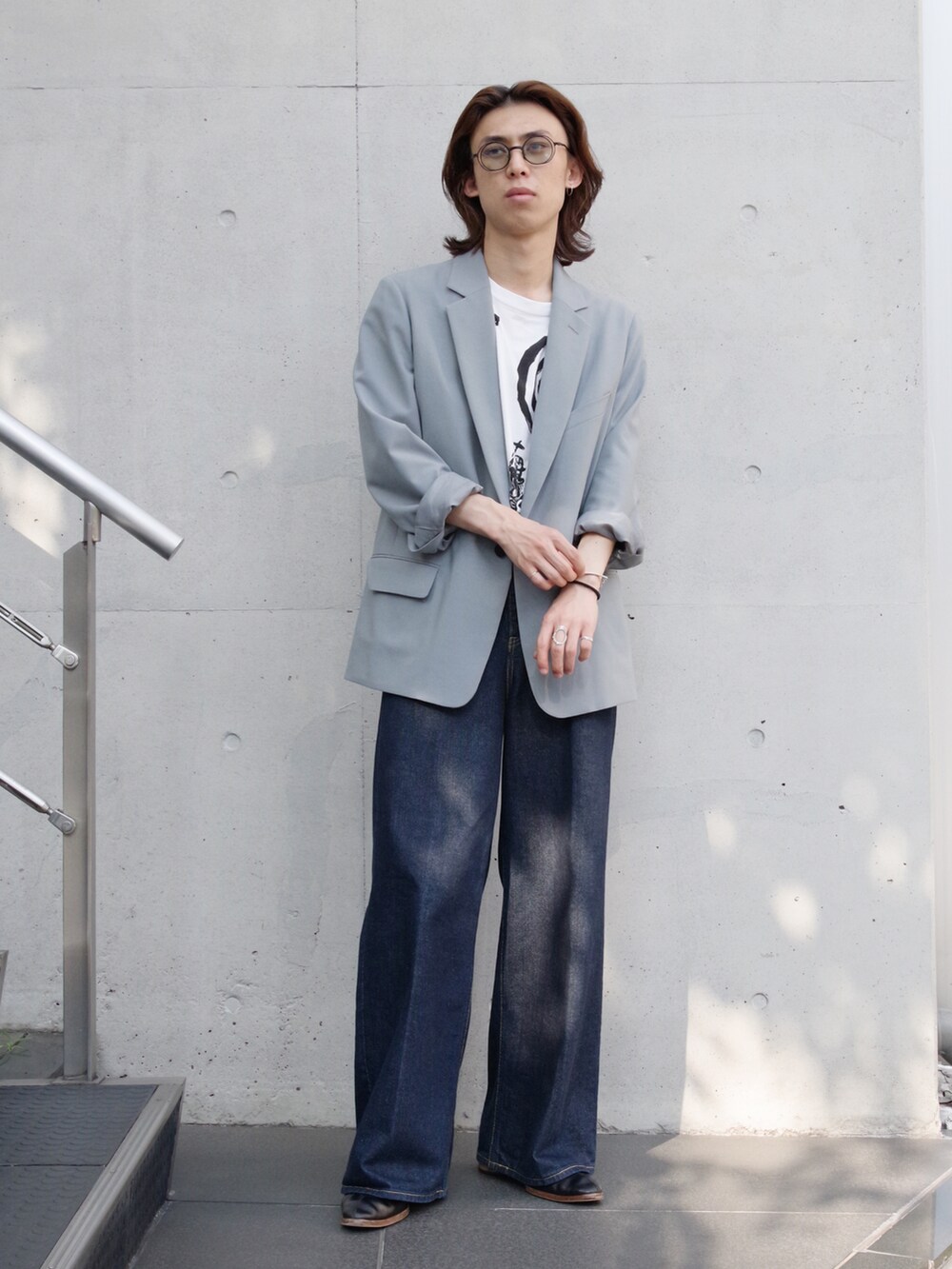 「お出かけコーデ、ワイドパンツ、デニムパンツ、ワイドデニム、ジャケットスタイル、テーラードジャケット、ノースリーブ、タックイン、ドメスティックブランド、モードカジュアル、サングラス、edwina horl、BED J.W. FORD、SASQUATCHfabrix、Marie Ohira」｜「KUBORAUMのアイテム（サングラス、ブラック系）」を使った、コバシミツキさん（メンズ・170cm）の夏コーディネートの3枚目の写真