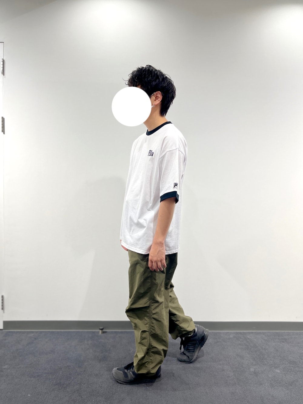 NAOKI【相互フォロー】さんの「FILA フィラ ブランド ロゴ 刺繍 バックプリント 半袖 配色 リンガー Tシャツ（FILA）」を使ったコーディネートの2枚目の写真