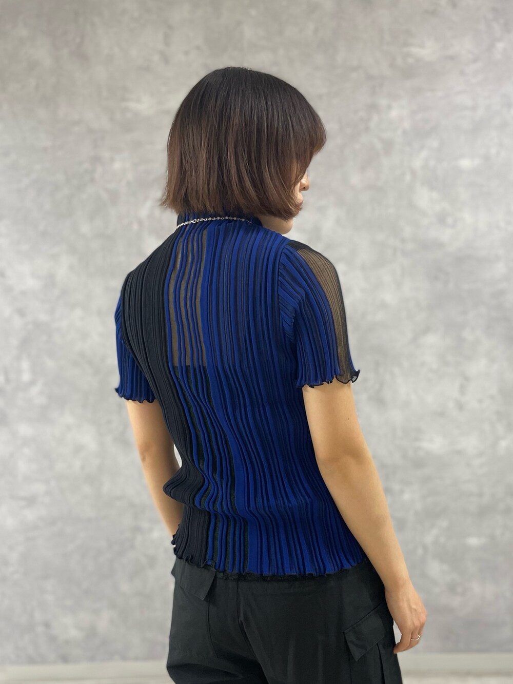 「ブラックコーデ、デニムパンツ、モード、春夏コーデ、パラシュートパンツ」｜「UNITED TOKYOのグルカヒールサンダル/グルカサンダル（サンダル、ブラック系）」を使った、ai2o3さん（レディース・163cm）の春コーディネートの5枚目の写真
