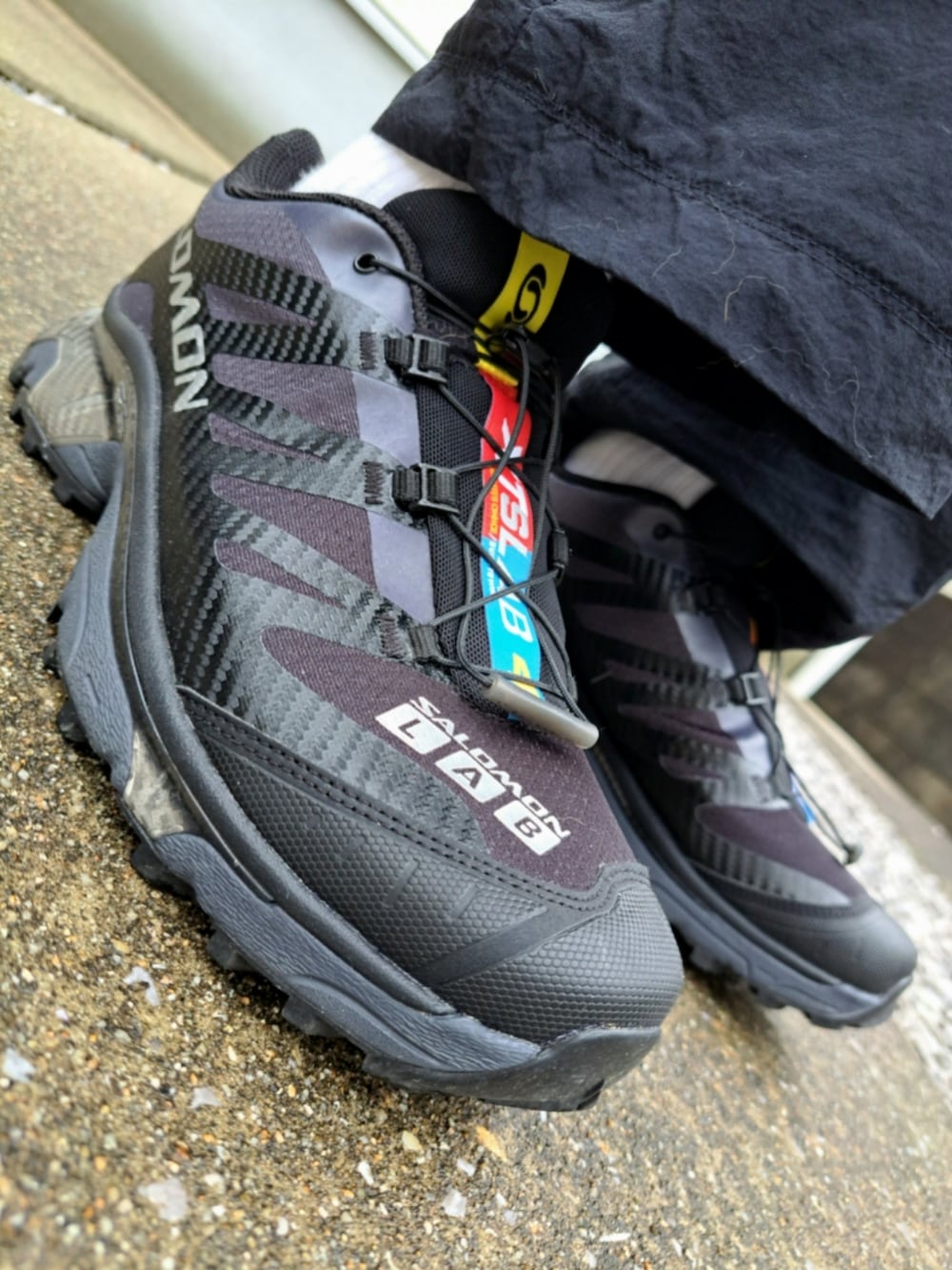 「dDdDdDd、xt-4og、ラフコーデ、シンプルコーデ、ネイビーコーデ、ワントーンコーデ、ゆるコーデ、モードストリート、大人カジュアル、ルーズシルエット、やっぱり帽子が好き、オーバーサイズ、ロンT、鹿の子、ネコ」｜「TEATORAのWallet Pants RESORT P <DEEP NAVY>（その他パンツ、ブルー系）」を使った、necoさん（メンズ・177cm）の春コーディネートの3枚目の写真