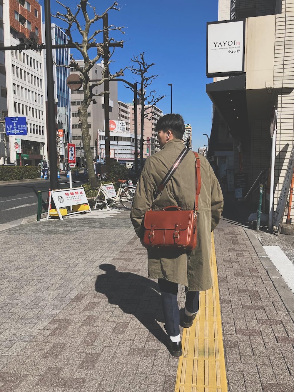 「大人コーデ、アメカジ、ネイビー、革靴、vintage、ig_unijjfu」｜「FREAK'S STOREのWEB限定 ビッグシルエット M-65 ライナーセットモッズコート/コート＆キルティングライナーセット/2枚セット/3WAY（モッズコート、グリーン系）」を使った、JJ Fuさん（メンズ・171cm）の冬コーディネートの3枚目の写真