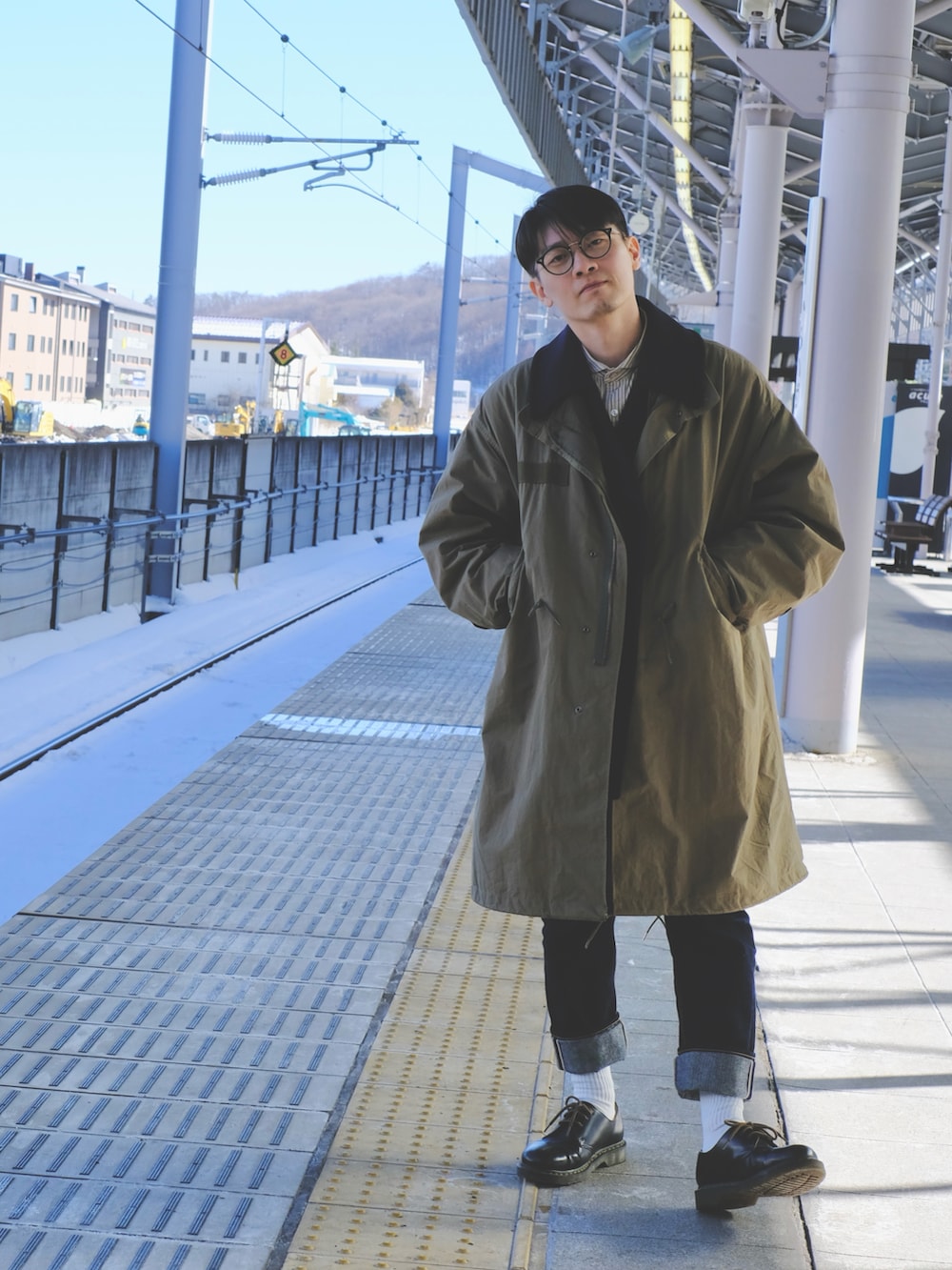 「大人コーデ、アメカジ、ネイビー、革靴、vintage、ig_unijjfu」｜「FREAK'S STOREのWEB限定 ビッグシルエット M-65 ライナーセットモッズコート/コート＆キルティングライナーセット/2枚セット/3WAY（モッズコート、グリーン系）」を使った、JJ Fuさん（メンズ・171cm）の冬コーディネートの2枚目の写真