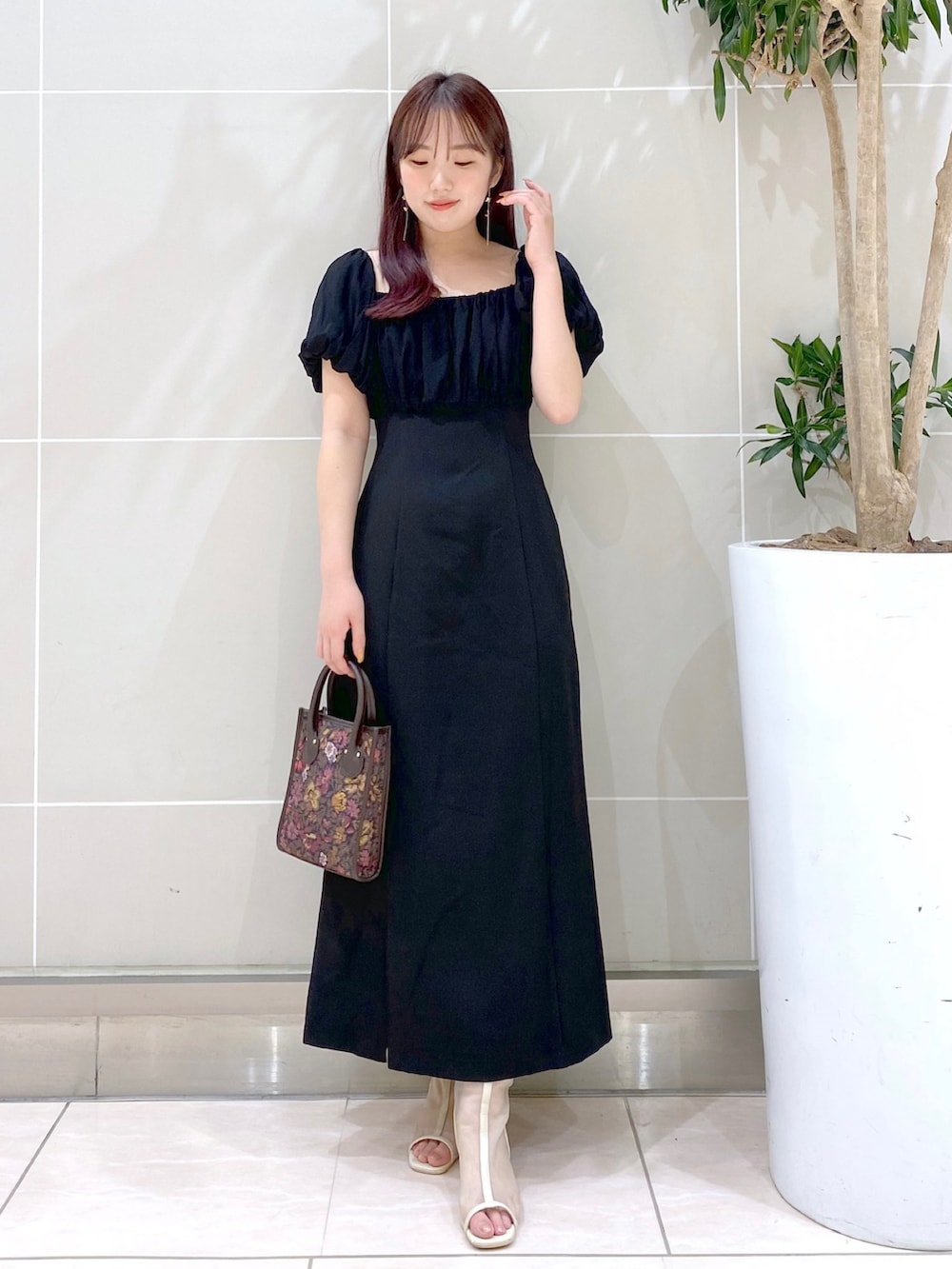Andemiu（アンデミュウ）の「【藤原 望未コラボ】デコルテ魅せ 