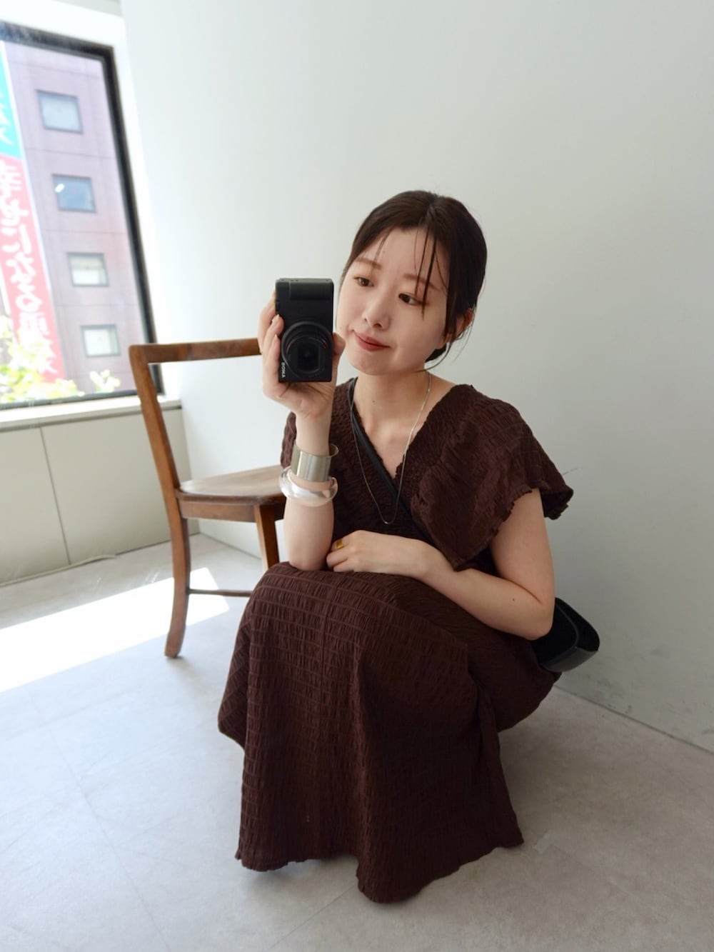 「ワンピース、ワンピーススタイル、ワンピースコーデ、ワンピ」｜「mysticのシャーリングスクエアワンピース（ワンピース、ブラウン系）」を使った、やっすーさん（骨格ウェーブ・レディース・158cm）の夏コーディネートの2枚目の写真