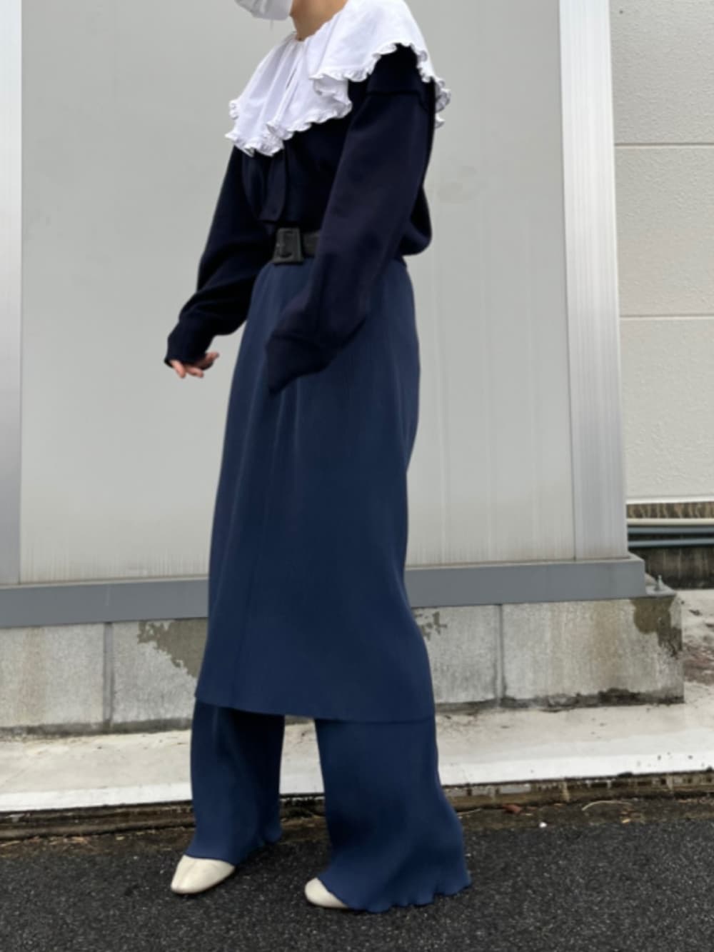 「大人カジュアル、春コーデ、カジュアル、おしゃれさんと繋がりたい、大人女子、レイヤードスタイル、ロングスカート、休日コーデ、キレイめコーデ、ショートブーツ、古着MIX」｜「JOURNAL STANDARDのウールポリエステル天竺ショートカーディガン◆（カーディガン/ボレロ、ブルー系）」を使った、m&mさん（レディース・160cm）の冬コーディネートの2枚目の写真