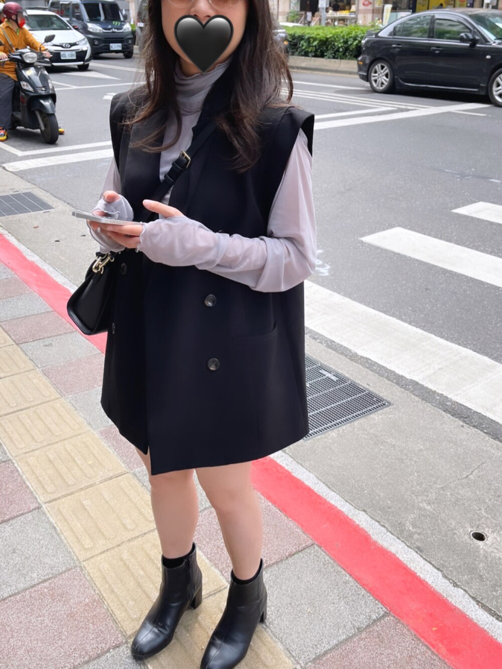 「SENSE OF PLACE by URBAN RESEARCHのアイテム（ベスト、ブラック系）」を使った、YCさん（レディース・152cm）の春コーディネートの2枚目の写真