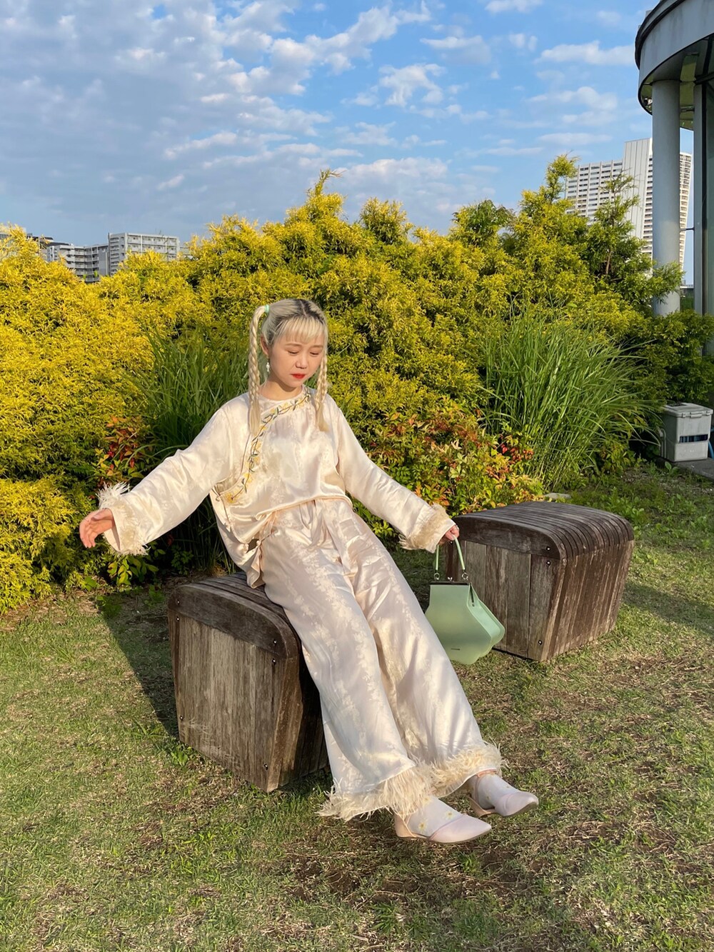 その他のTシャツ/カットソーを着用したレディースの夏コーディネートの2枚目の写真