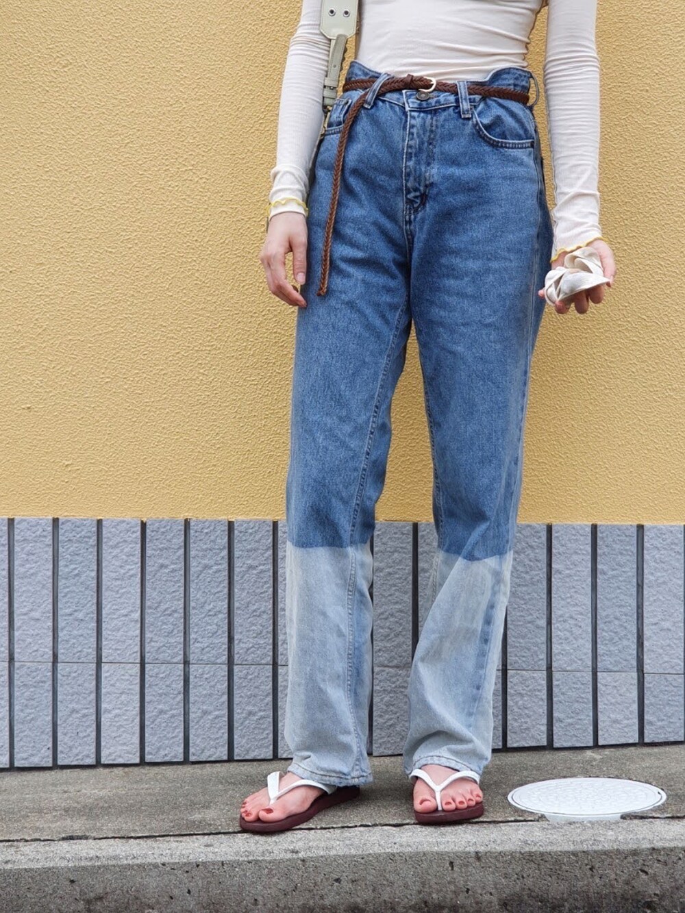 「BASERANGEのアイテム（Tシャツ/カットソー、ホワイト系）」を使った、oneriさん（レディース・162cm）の春コーディネートの3枚目の写真