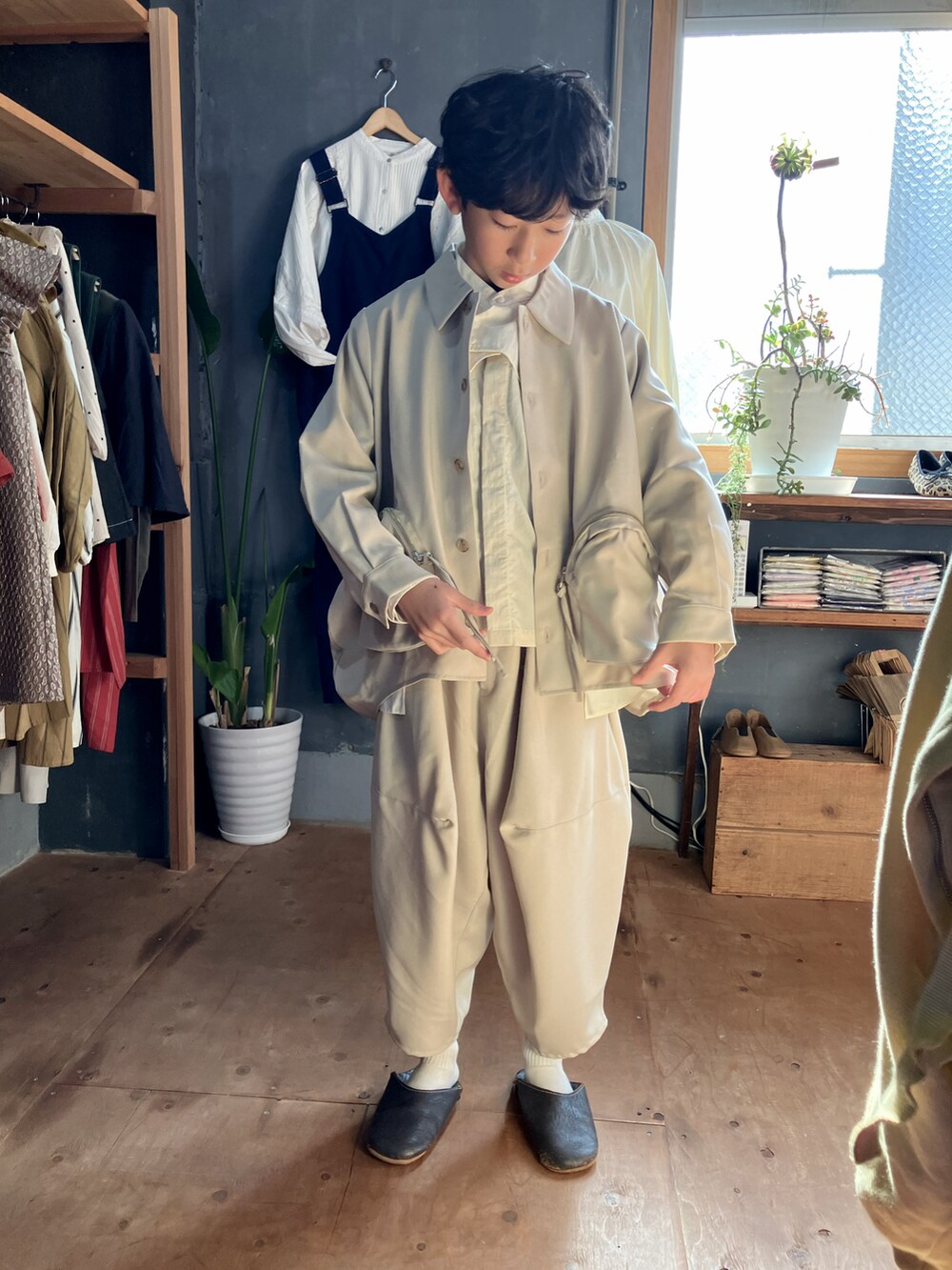 「卒業式、nunuforme」｜「nunuformeのアイテム（パンツ、ホワイト系）」を使った、ryunbeさん（レディース・141cm）の冬コーディネートの2枚目の写真