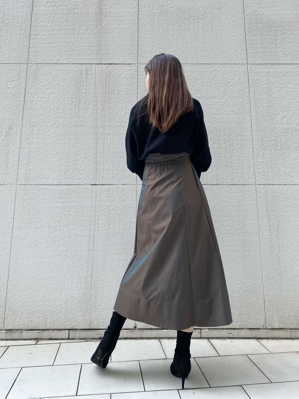 「LAGUNAMOONのストレッチフェイクスエードショートブーツ（ブーツ、ブラック系）」を使った、林さん（レディース・163cm）の秋コーディネートの6枚目の写真