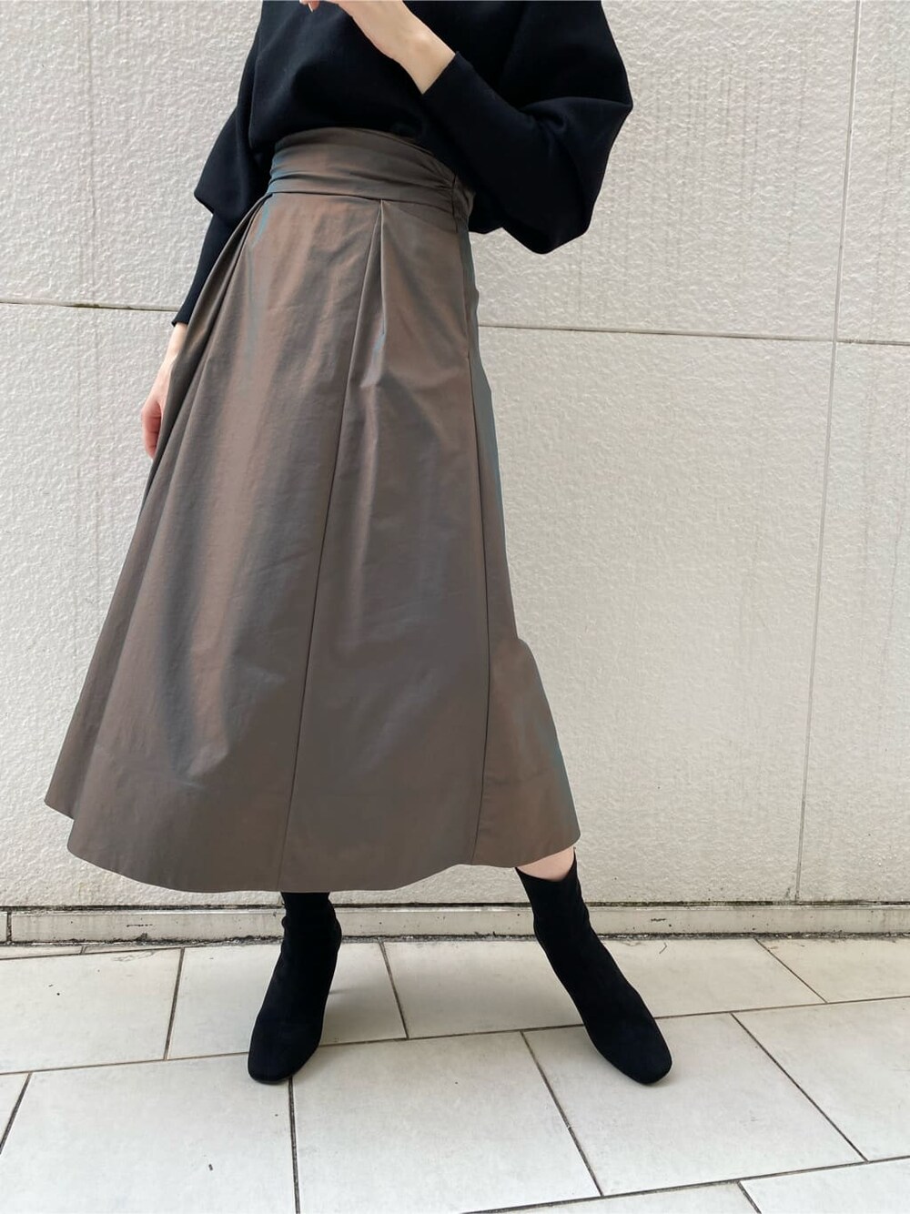 「LAGUNAMOONのストレッチフェイクスエードショートブーツ（ブーツ、ブラック系）」を使った、林さん（レディース・163cm）の秋コーディネートの7枚目の写真