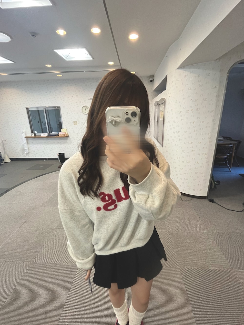 「通学コーデ、ルーズソックス、JK、JKコーデ」｜「VANSのアイテム（スニーカー、ブラック系）」を使った、おみみ。さん（レディース・157cm）の冬コーディネートの2枚目の写真