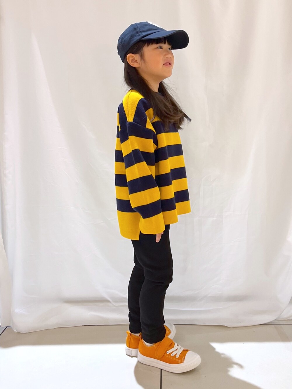 「ローリーズファーム公認インフルエンサー、ローリーズファームキッズ、ローリーズスタイル、ローリーズファーム(LOWRYS FARM)、LOWRYS FARM KIDS、キッズコーデ、キッズファッション、ニットコーデ、カジュアルコーデ、キャップ女子、キャップコーデ」｜「LOWRYS FARMのボーダーニットプルオーバー　357620（ニット/セーター、ブルー系）」を使った、とりゅうさん（レディース・156cm）の秋コーディネートの4枚目の写真