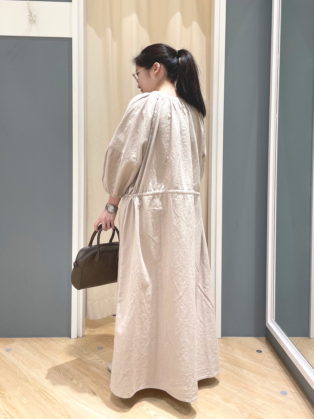 「コットン、リネン、ナチュラル、大人カジュアル、休日コーデ、ワントーンコーデ、SM2、サマンサ モスモス(Samansa Mos2)、サマンサモスモス、サマンサモスモス(Samansa Mos2)、春コーデ、夏コーデ」｜「Samansa Mos2のレースパッチワークパフスリーブカットソー（Tシャツ/カットソー、ホワイト系）」を使った、堀川さんさん（レディース・146cm）の春コーディネートの3枚目の写真