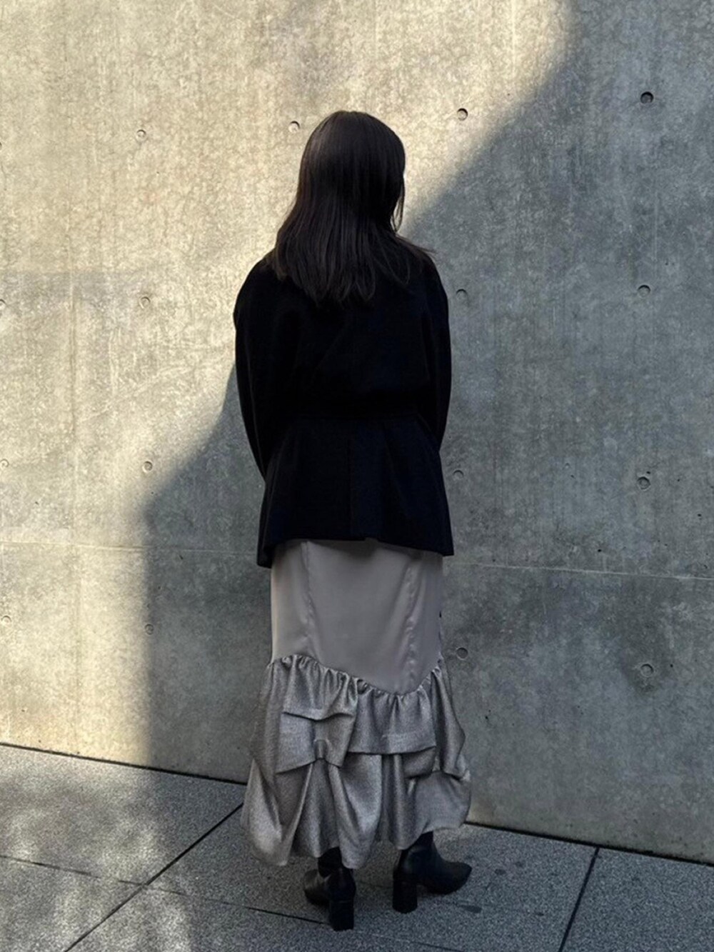 「UNITED TOKYOのワイドラペルショートコート（その他アウター、ブラック系）」を使った、UNITED TOKYO STAFFさん（レディース・163cm）の秋コーディネートの3枚目の写真