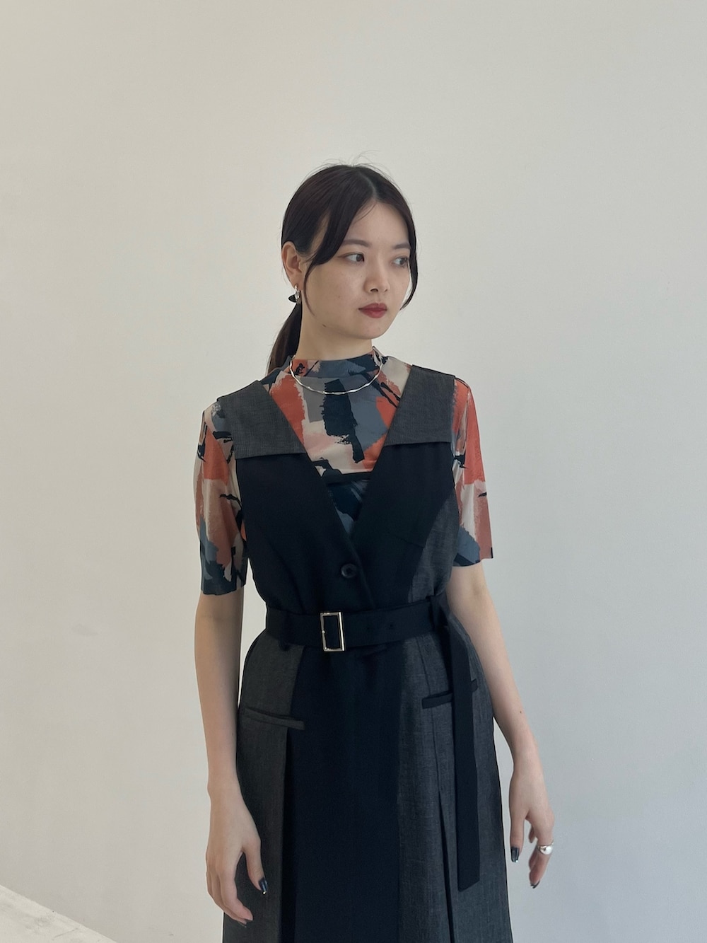 「UNITED TOKYOのクルールミューズフィットプルオーバー（Tシャツ/カットソー、ベージュ系）」を使った、UNITED TOKYO STAFFさん（レディース・163cm）の夏コーディネートの4枚目の写真